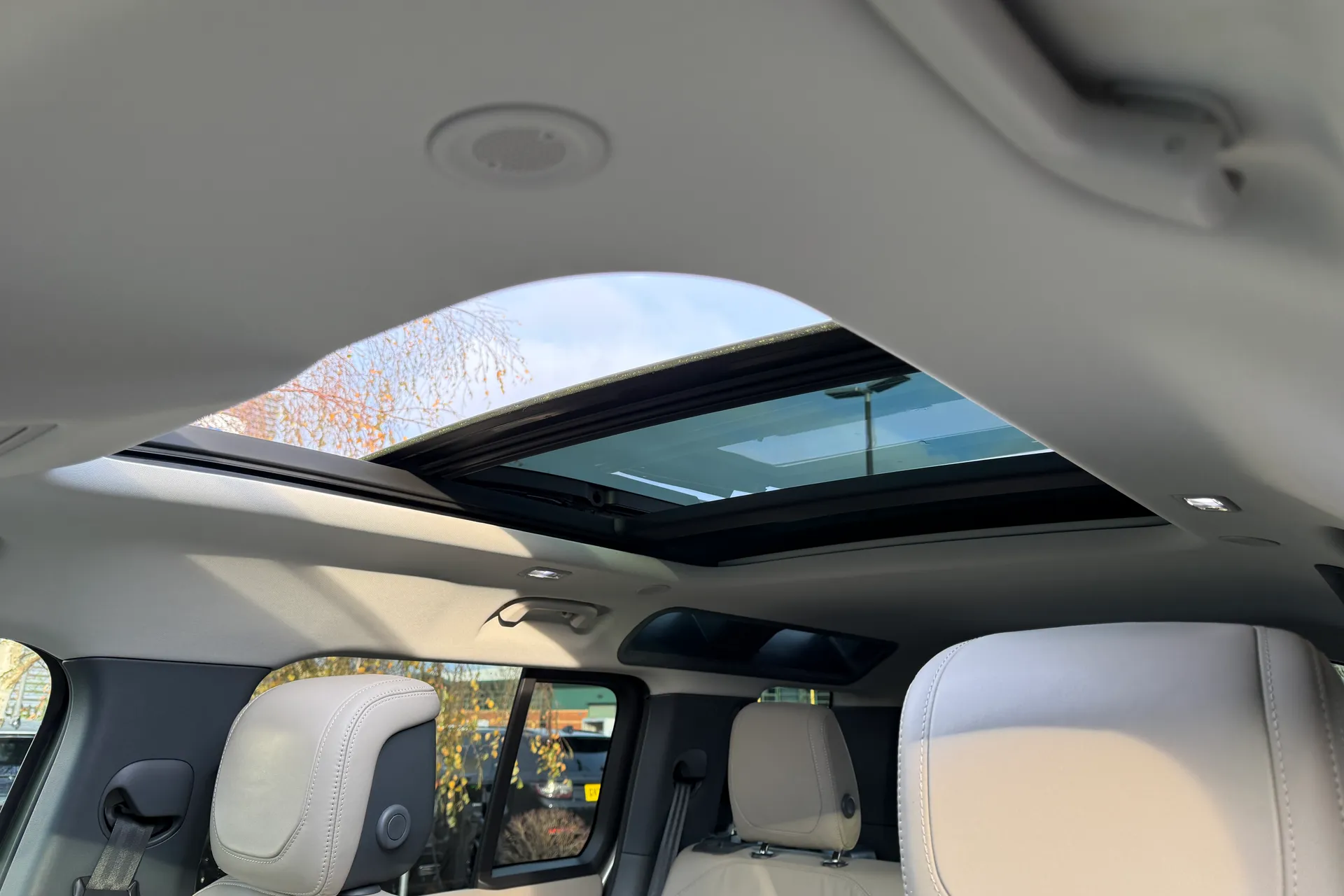 LAND ROVER Defender 110 thumbnail image number 5