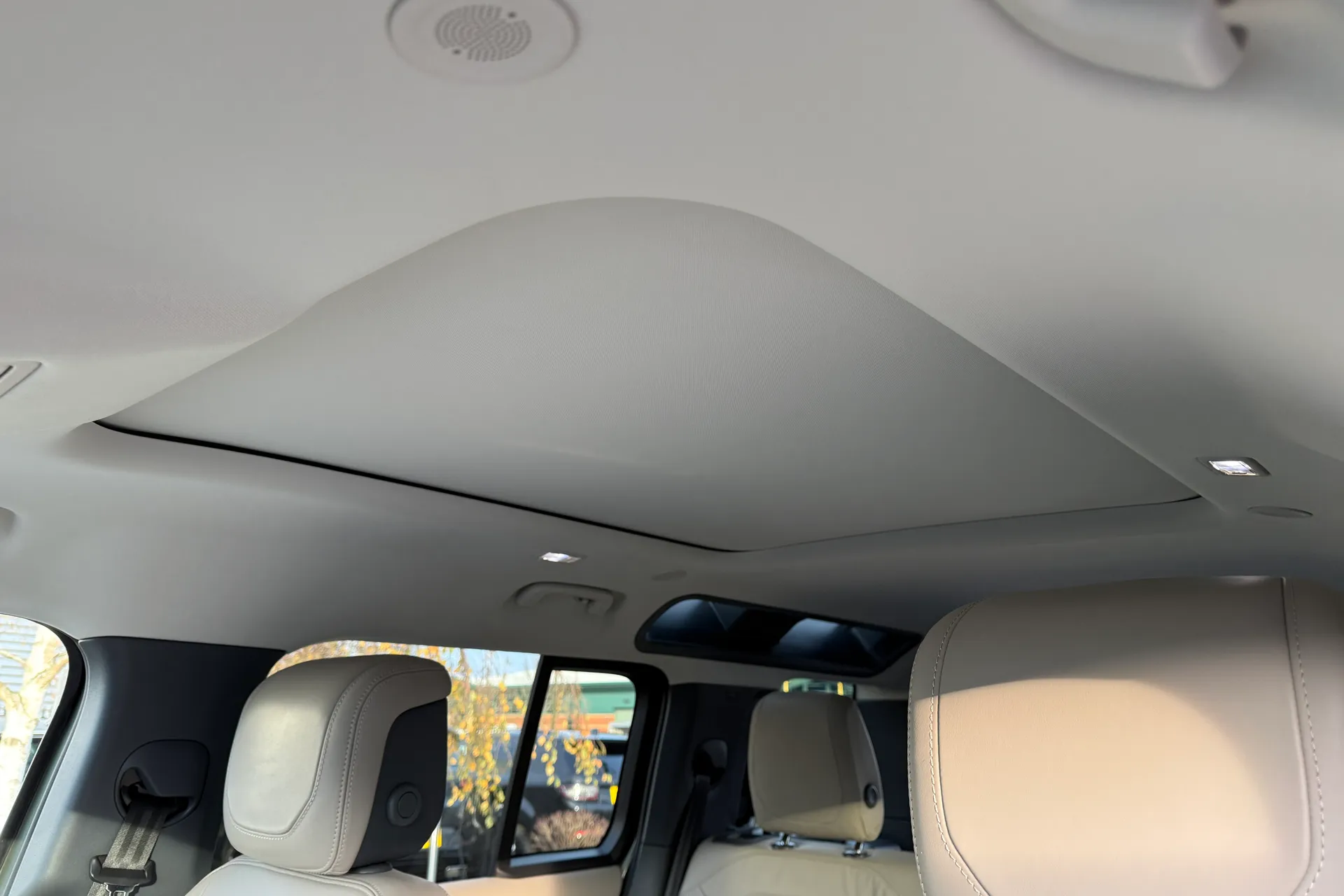 LAND ROVER Defender 110 thumbnail image number 7