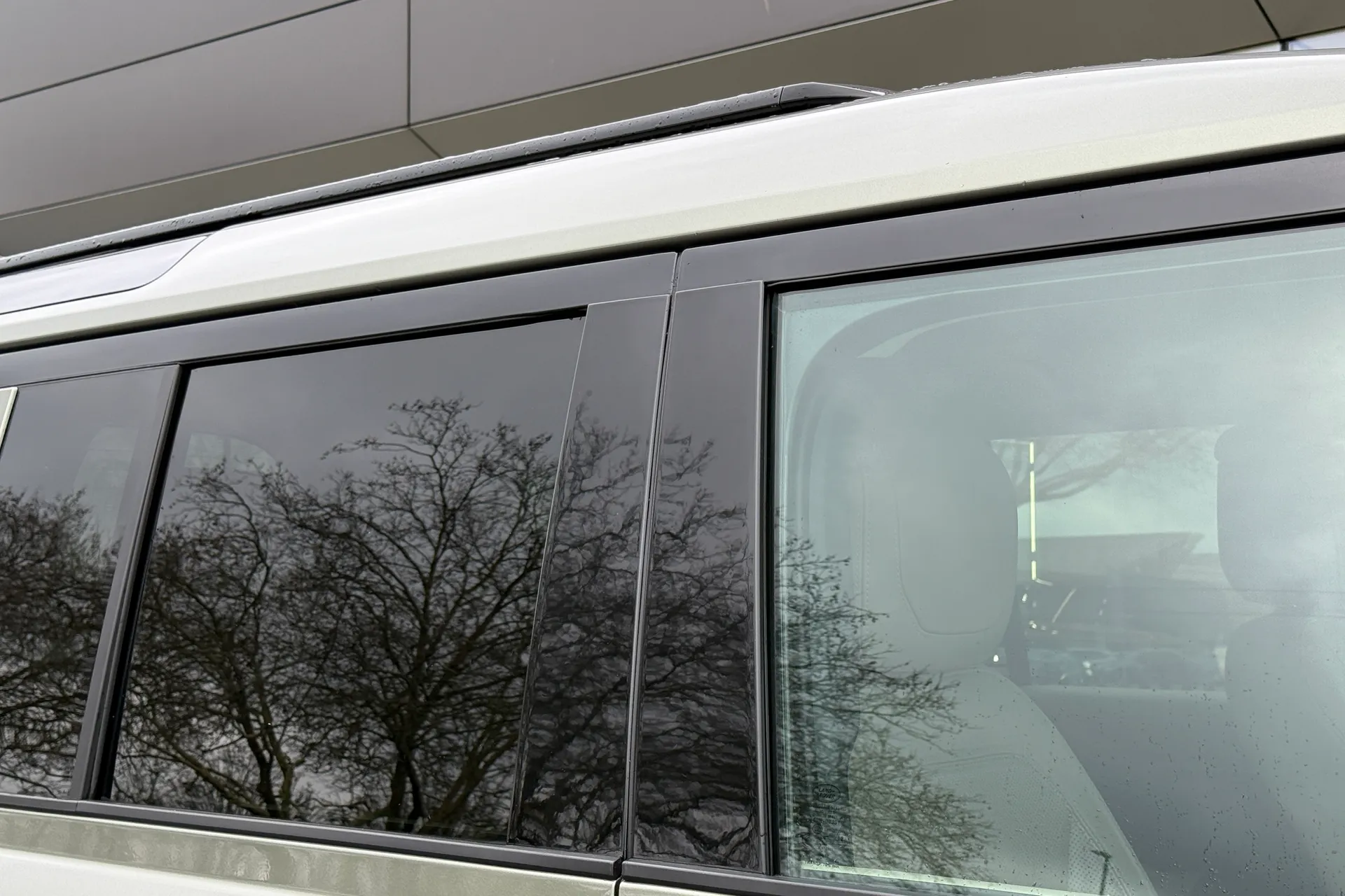 LAND ROVER Defender 110 thumbnail image number 16