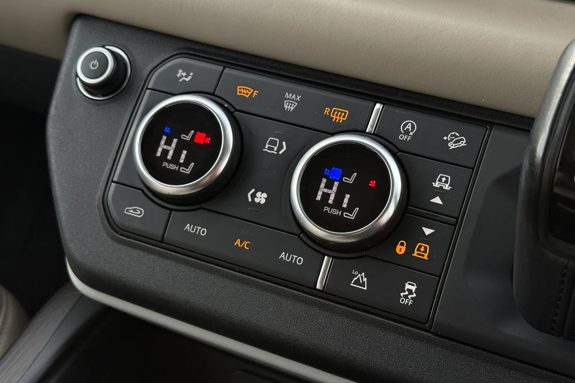 LAND ROVER Defender 110 thumbnail image number 28