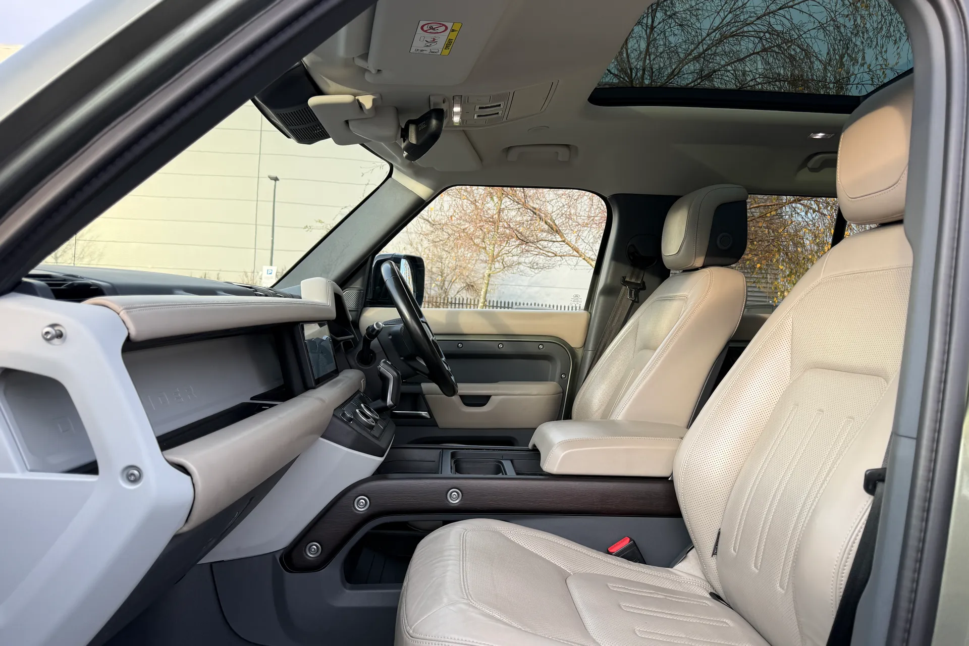 LAND ROVER Defender 110 thumbnail image number 43