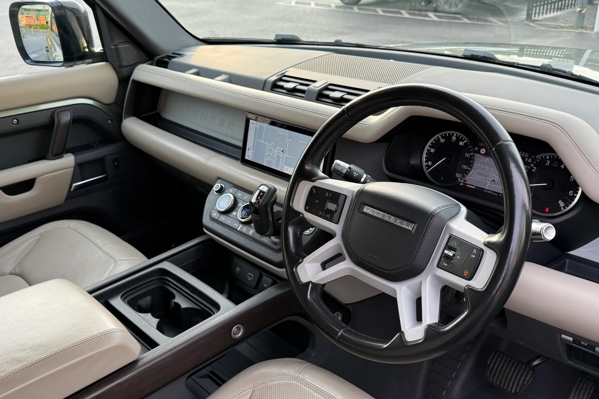 LAND ROVER Defender 110 thumbnail image number 41