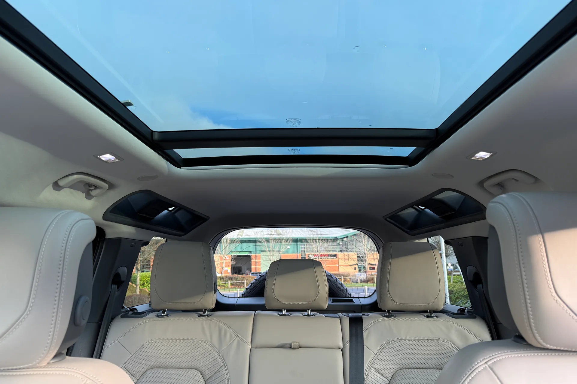 LAND ROVER Defender 110 thumbnail image number 26