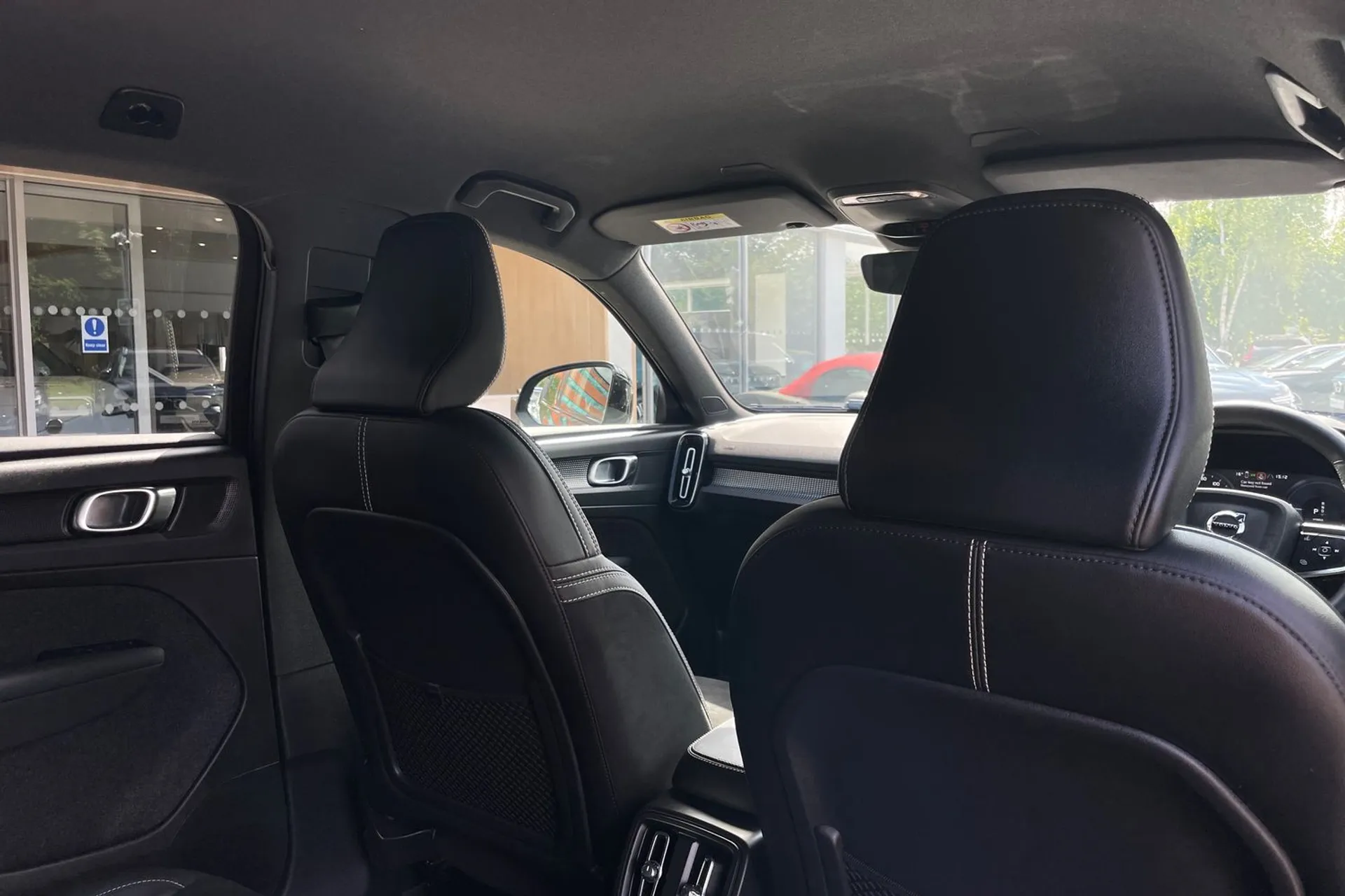 Volvo XC40 thumbnail image number 23