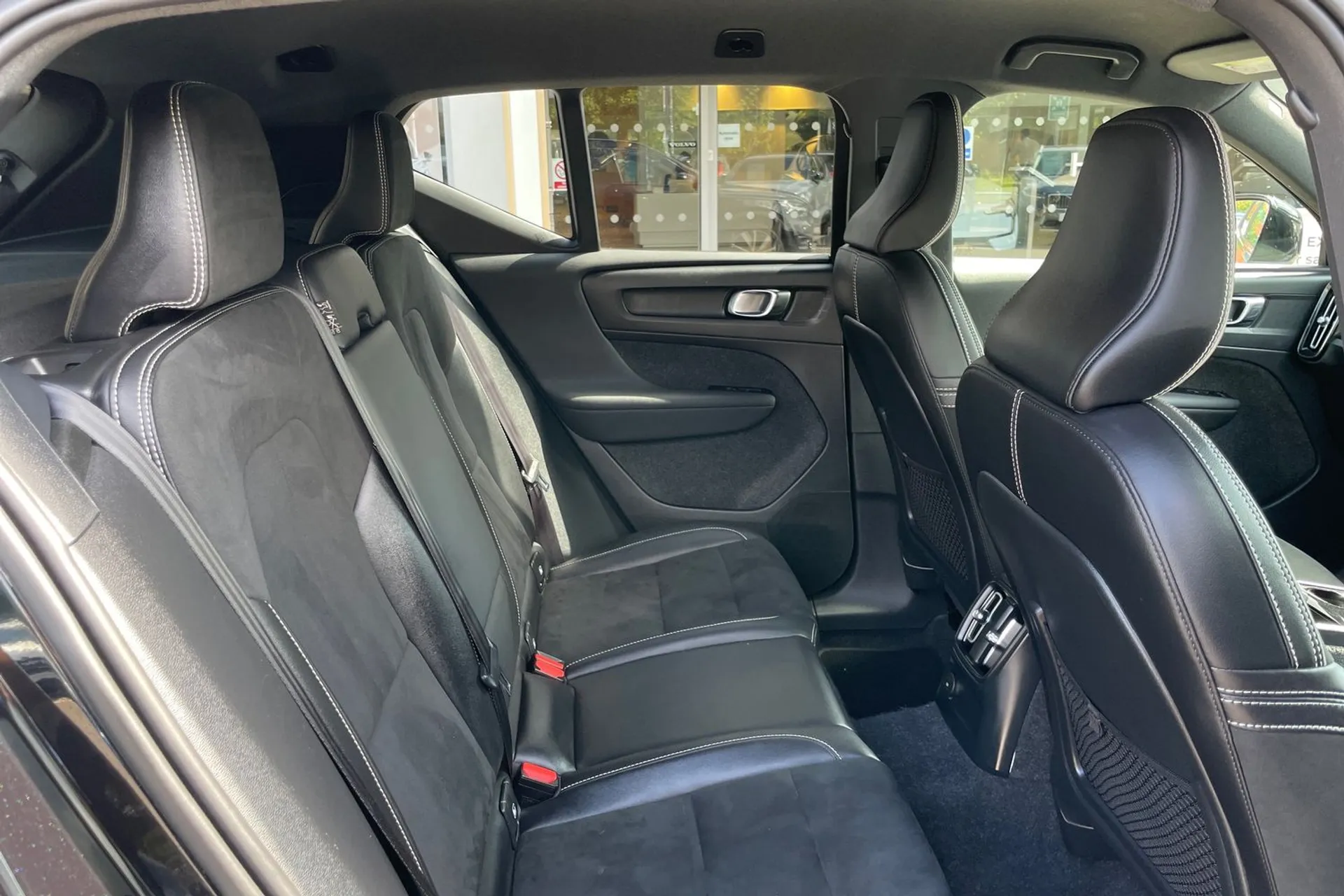 Volvo XC40 thumbnail image number 22