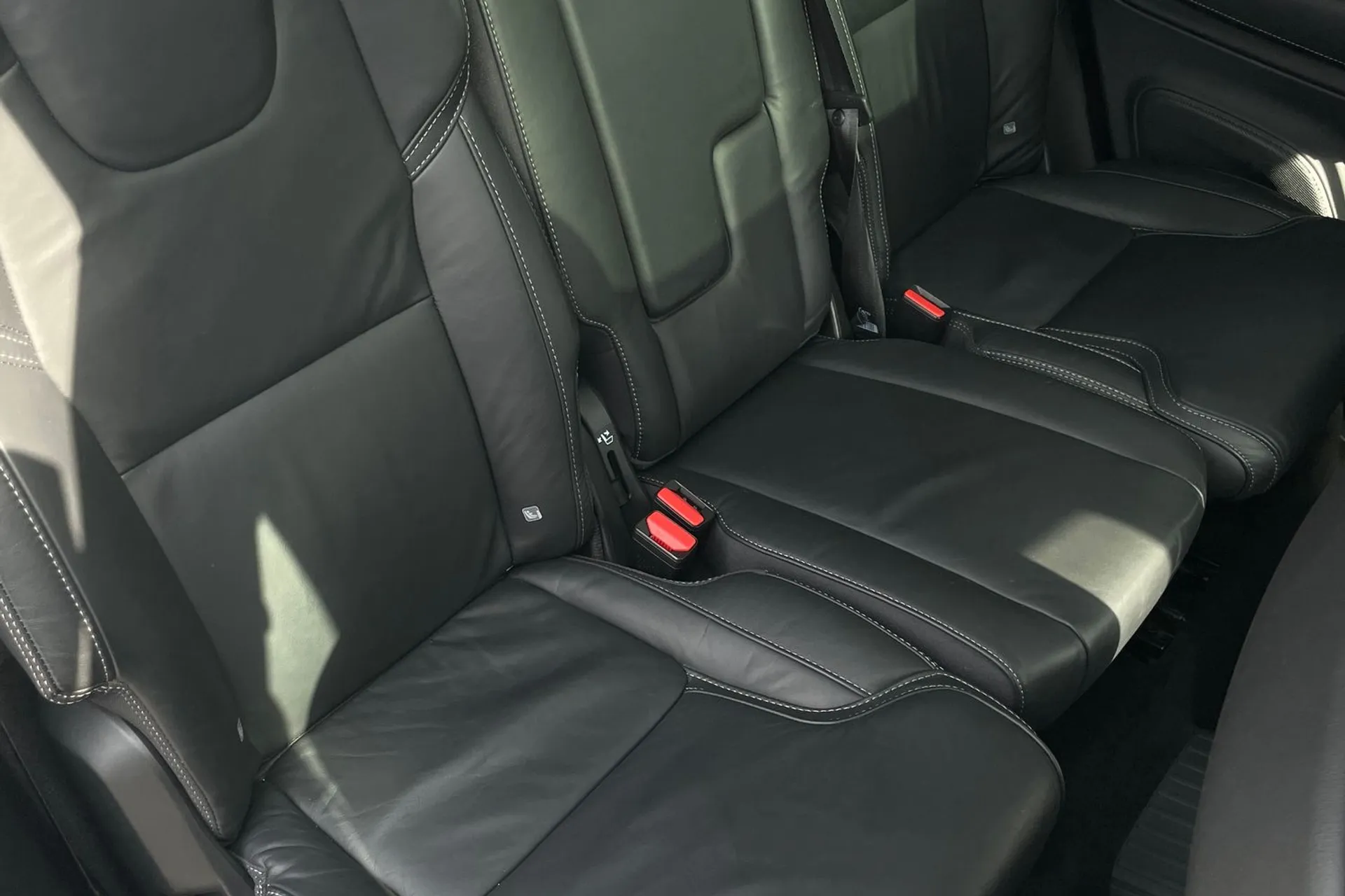 Volvo XC90 thumbnail image number 28