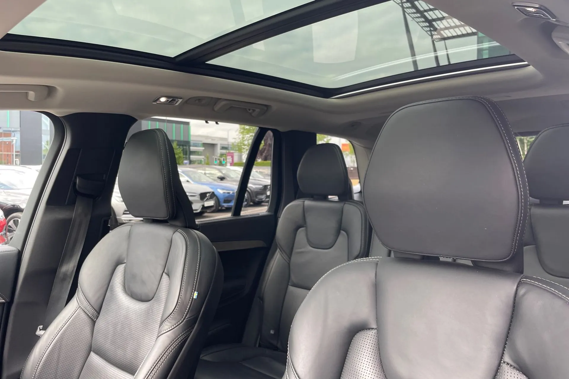Volvo XC90 thumbnail image number 32
