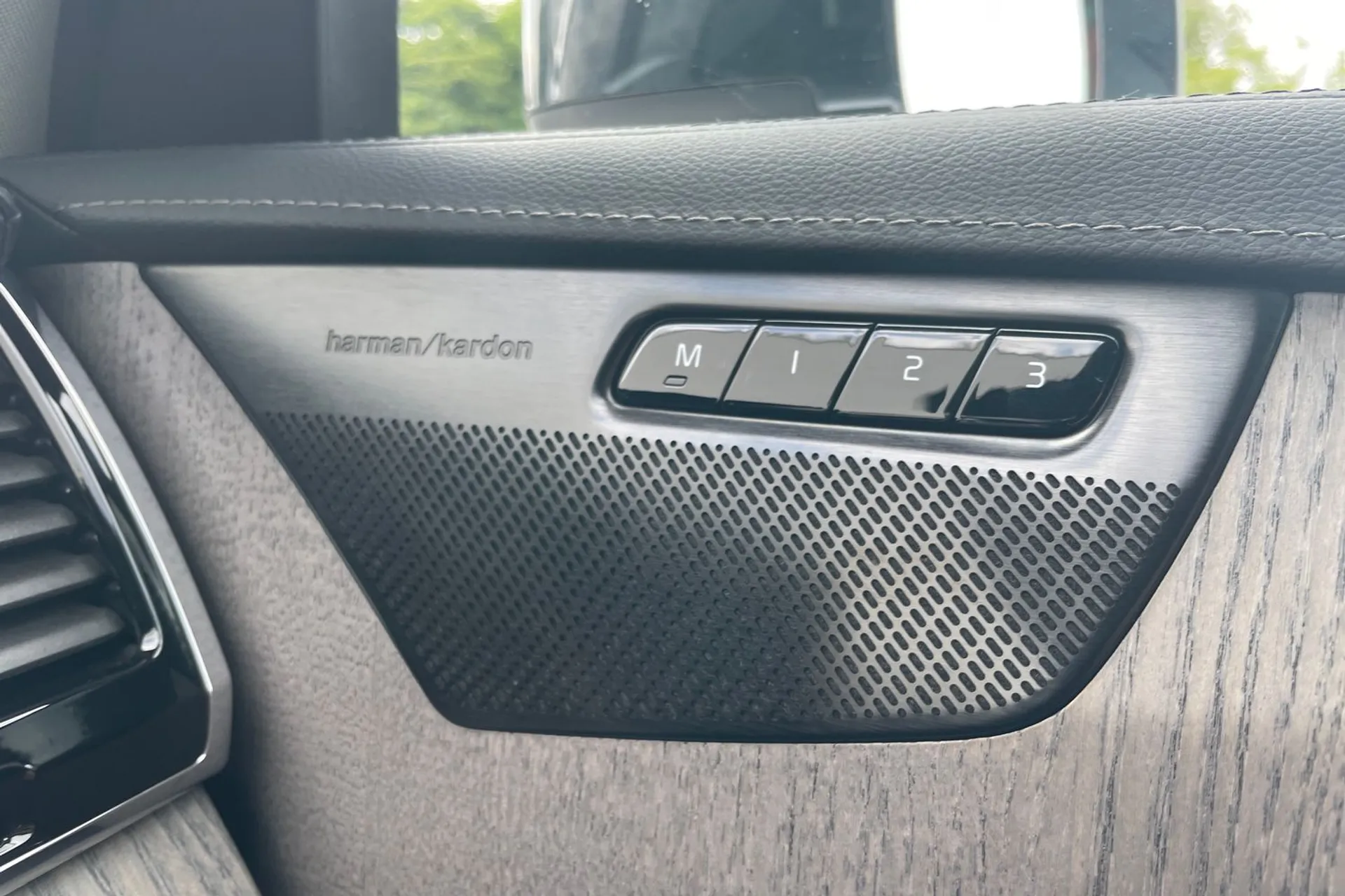 Volvo XC90 thumbnail image number 48