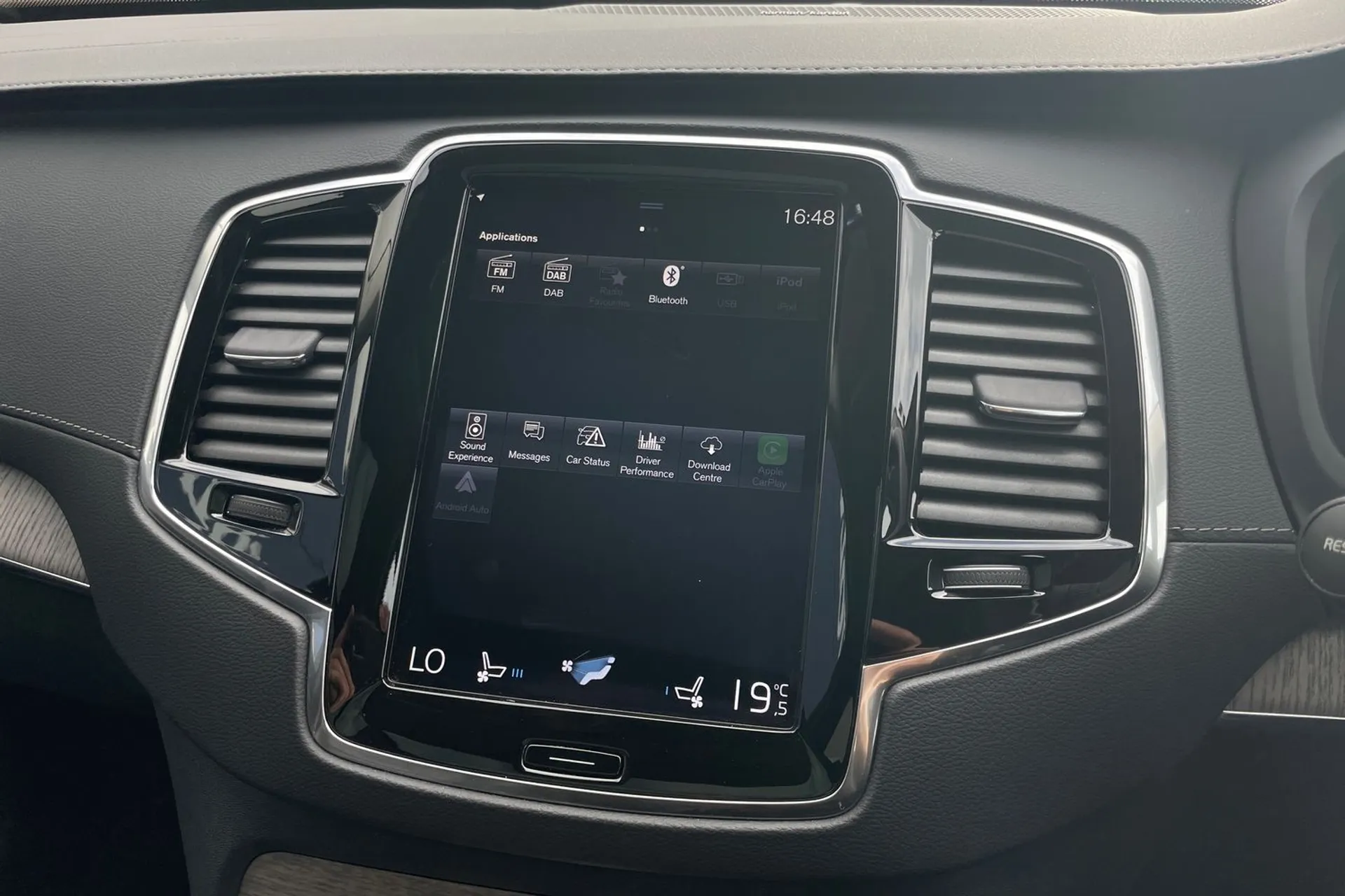 Volvo XC90 thumbnail image number 45