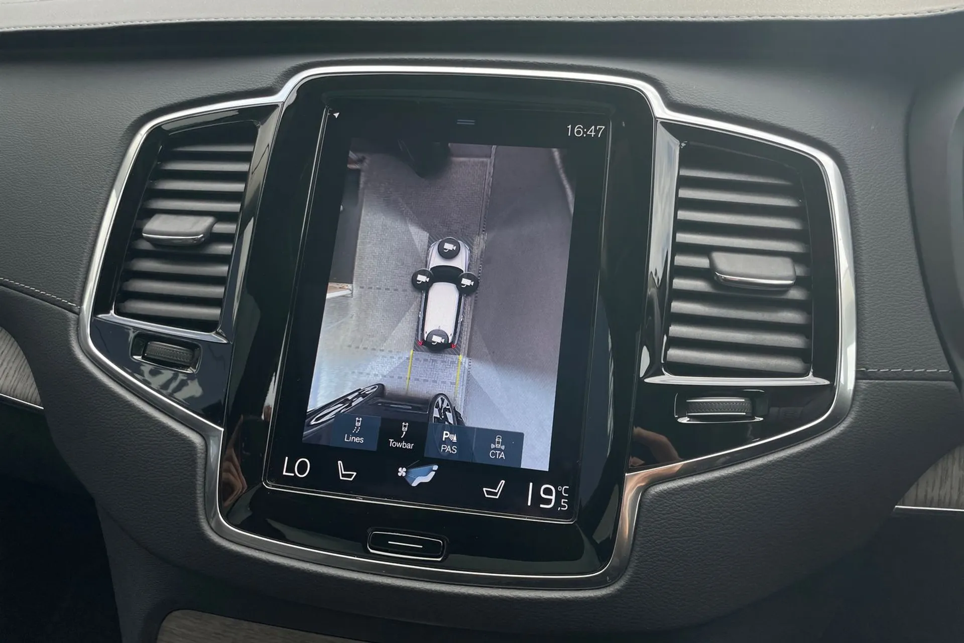 Volvo XC90 thumbnail image number 4