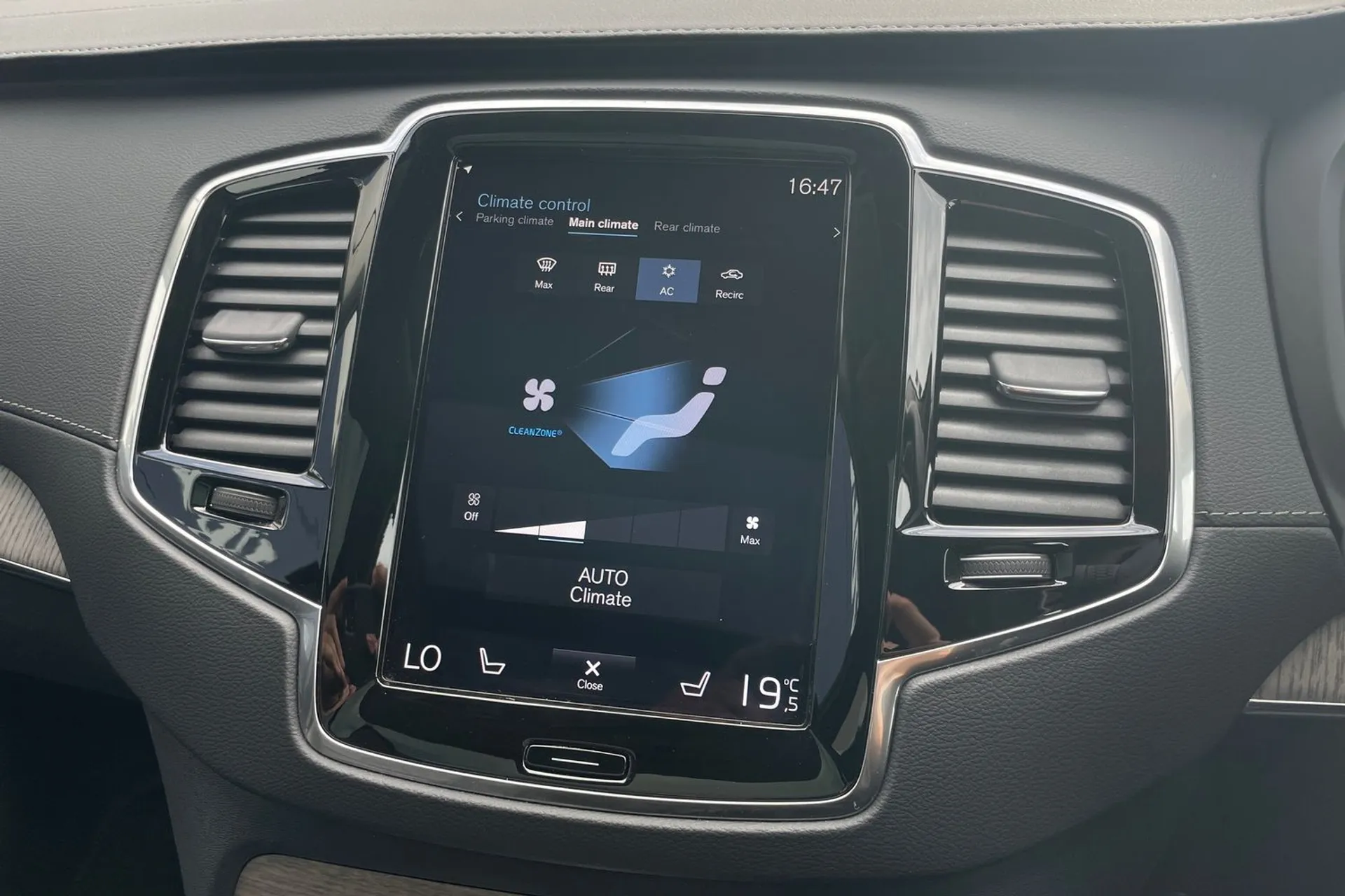 Volvo XC90 thumbnail image number 43