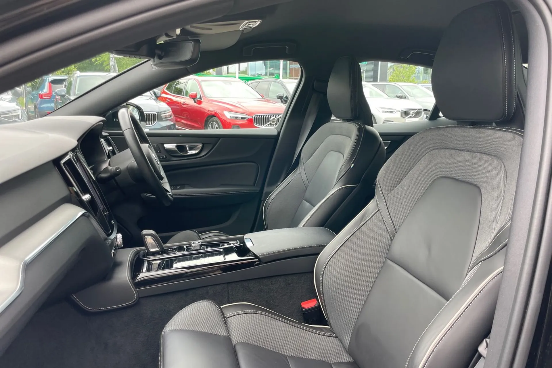 Volvo S60 thumbnail image number 27