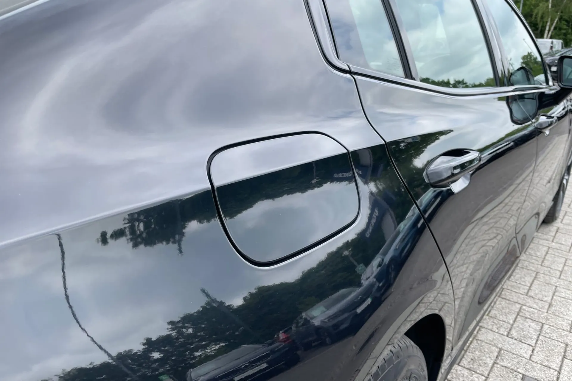 Volvo S60 thumbnail image number 18
