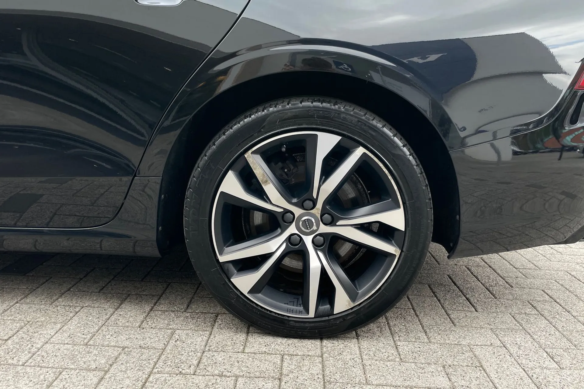 Volvo S60 thumbnail image number 13
