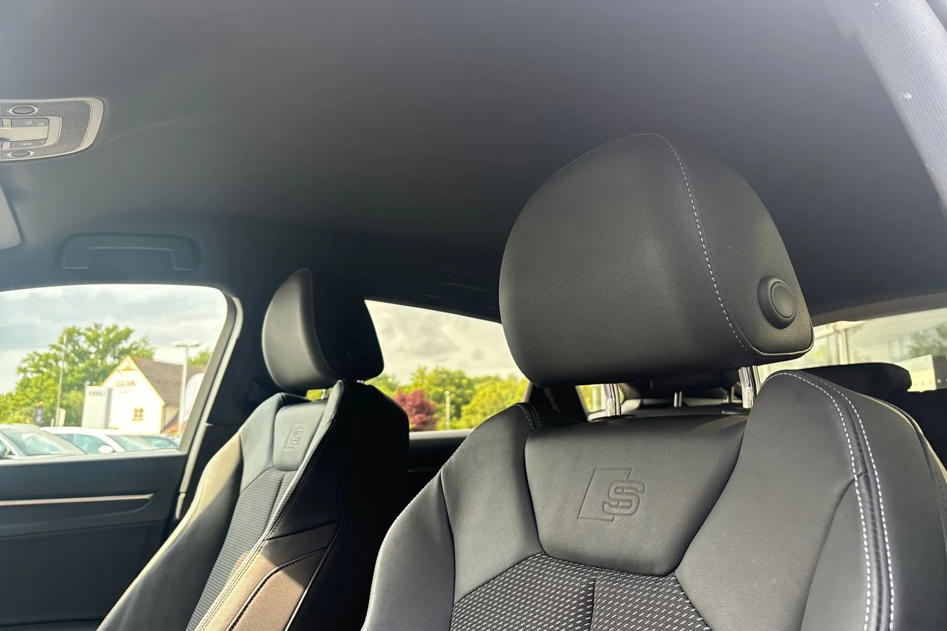 Audi Q3 thumbnail image number 28