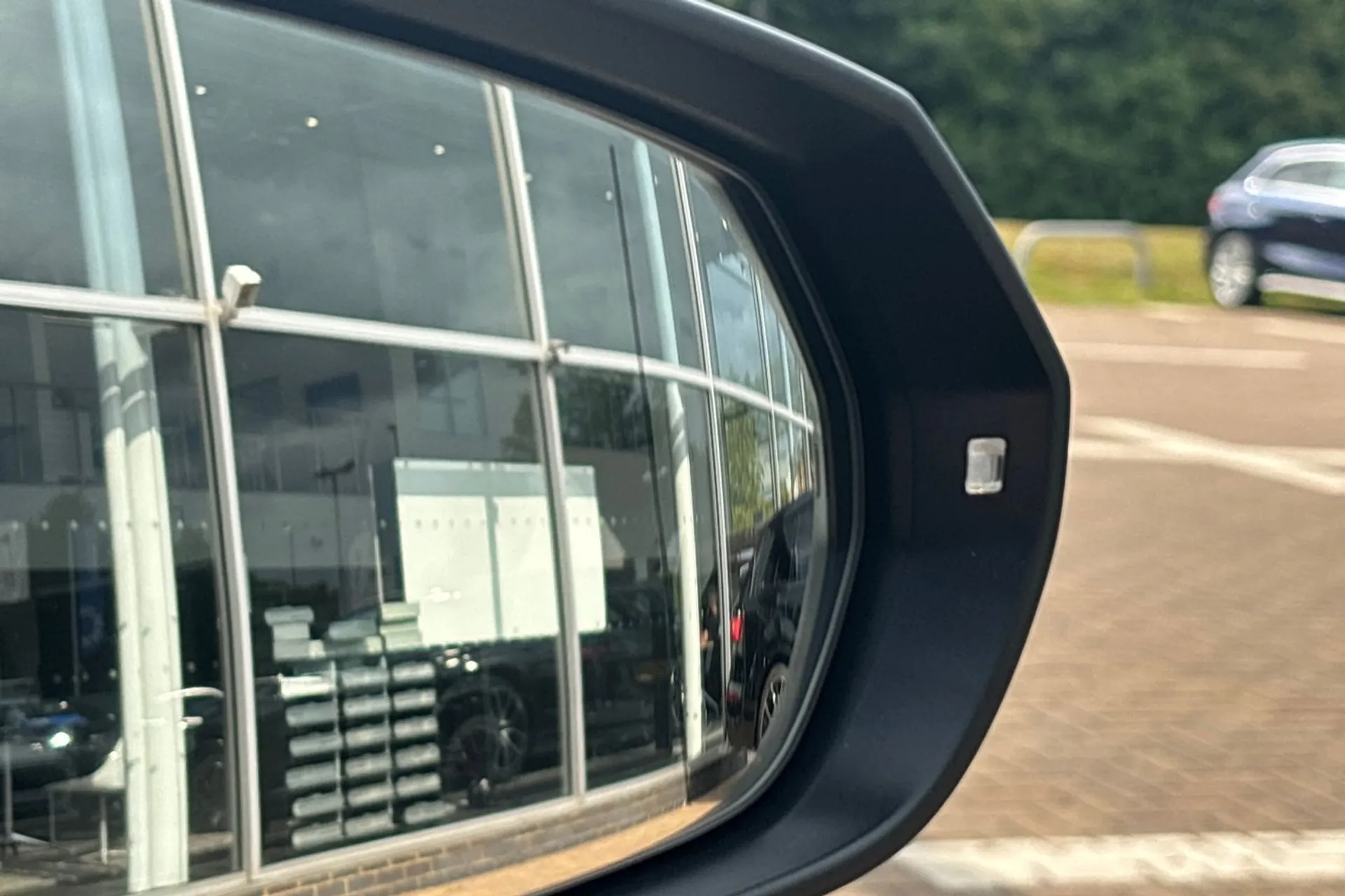 Audi Q3 thumbnail image number 48