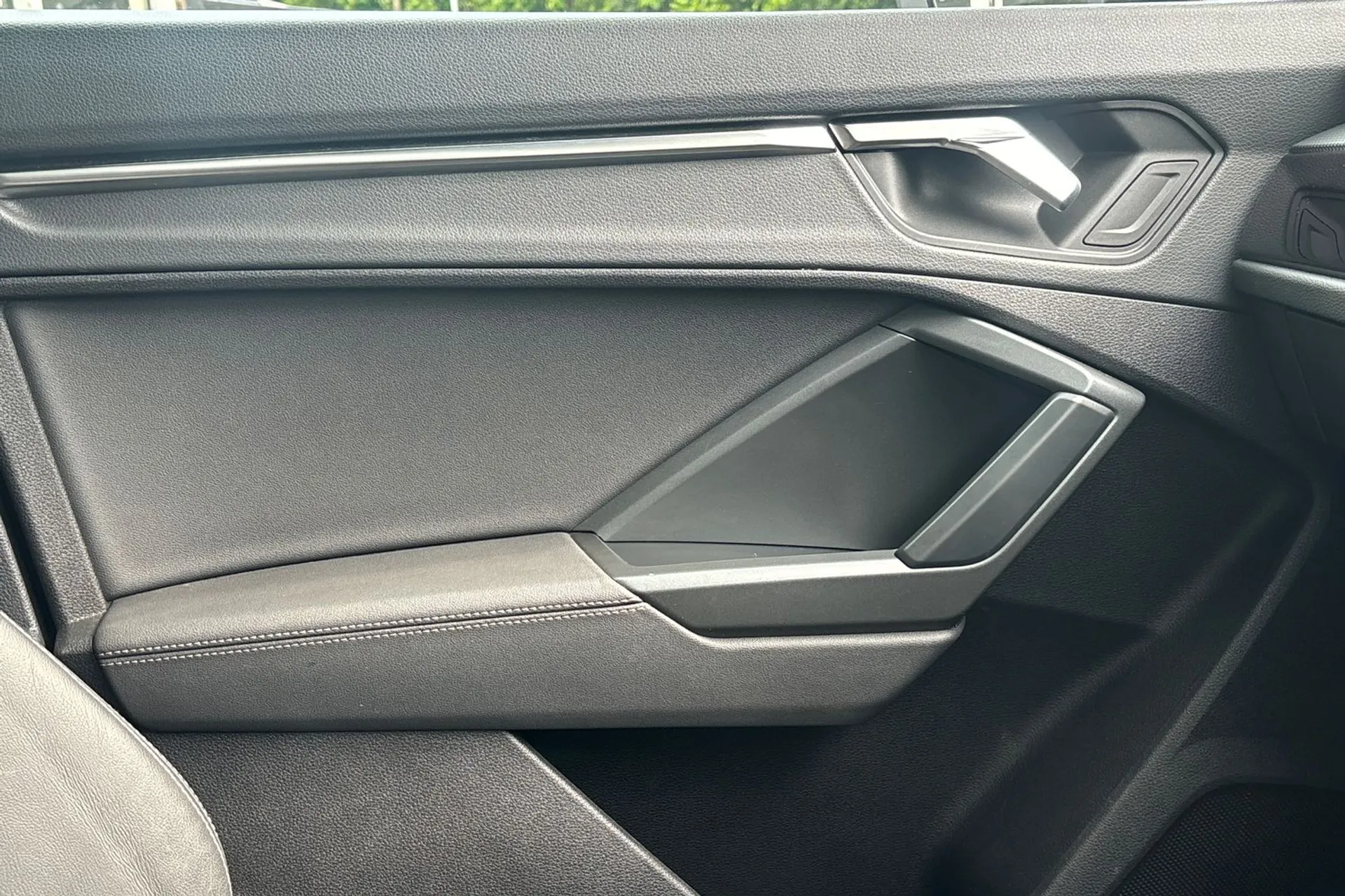 Audi Q3 thumbnail image number 40