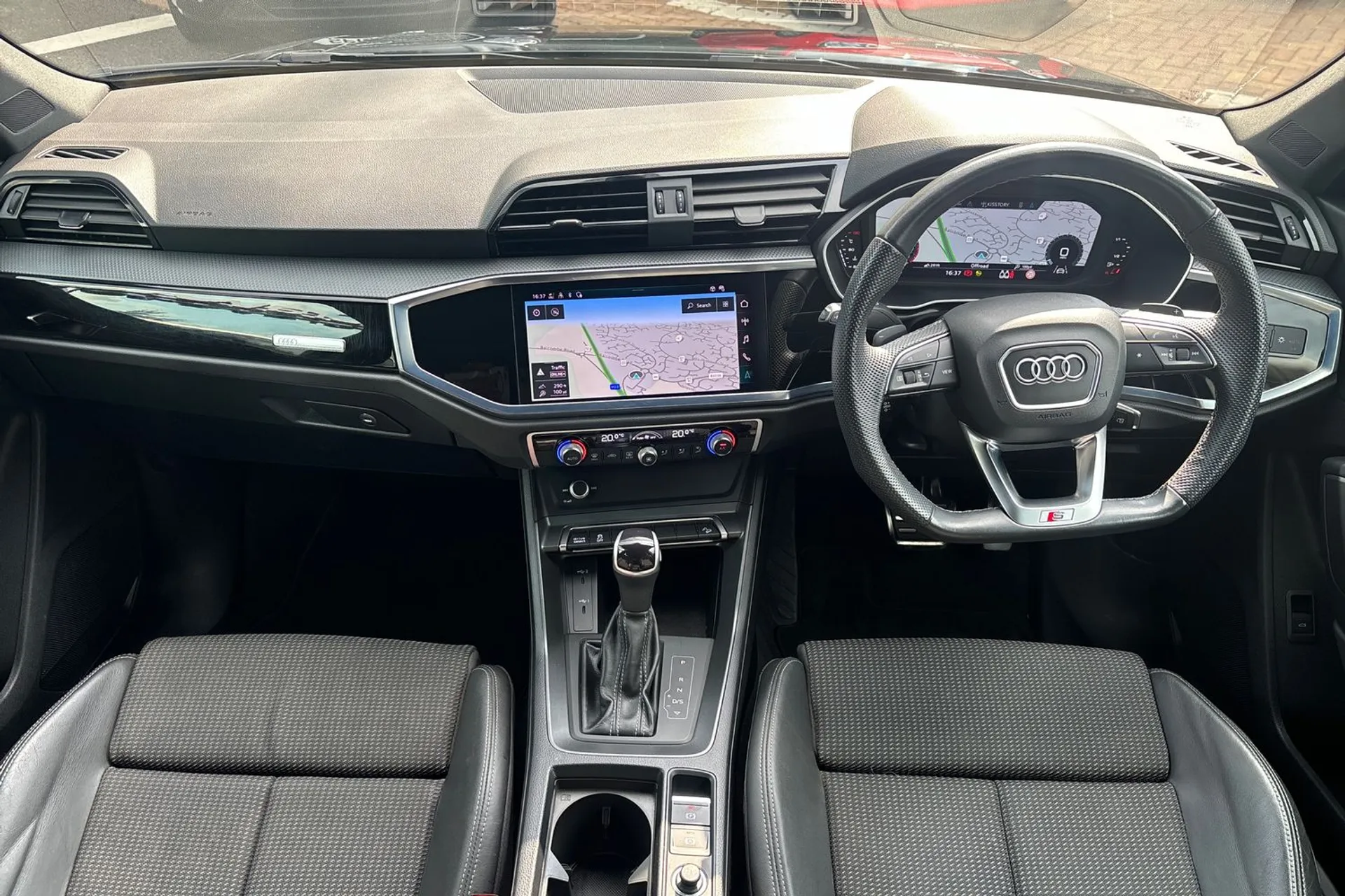 Audi Q3 thumbnail image number 31