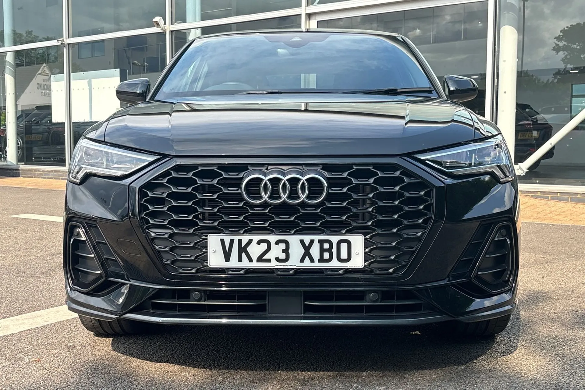 Audi Q3 thumbnail image number 11