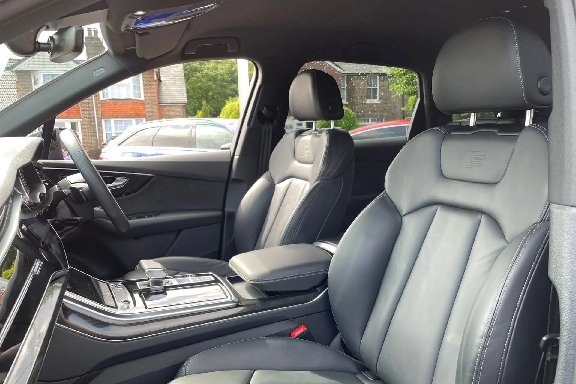Audi Q7 thumbnail image number 29