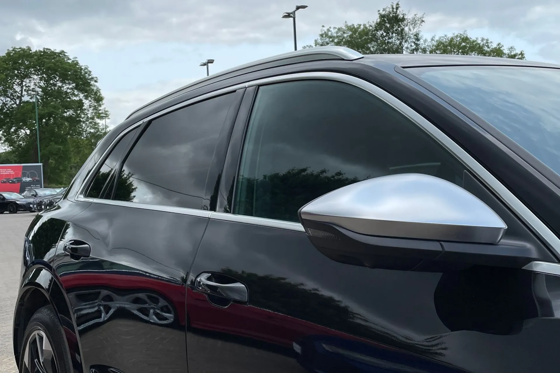 Audi e-tron thumbnail image number 44