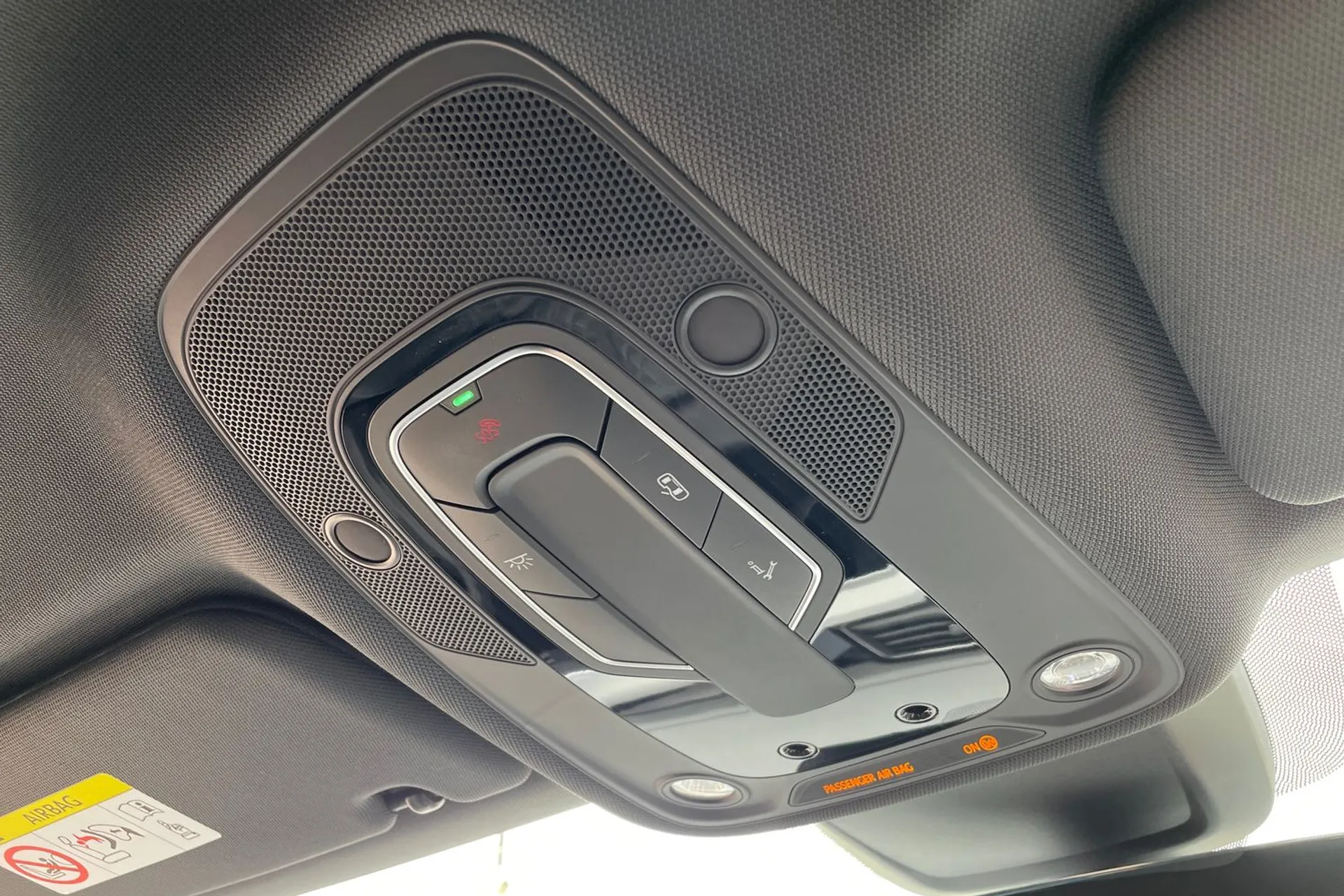 Audi e-tron thumbnail image number 20