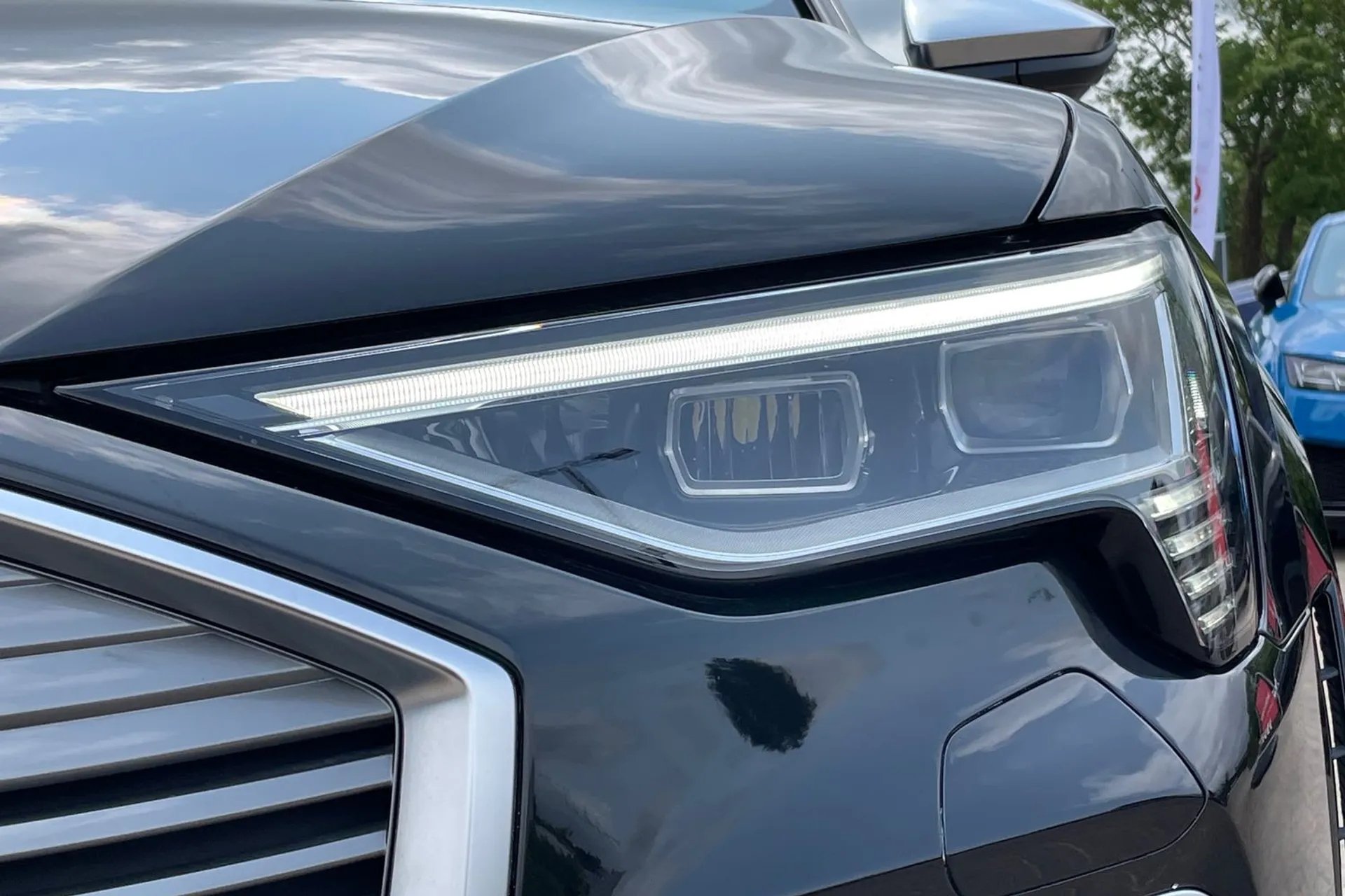 Audi e-tron thumbnail image number 50