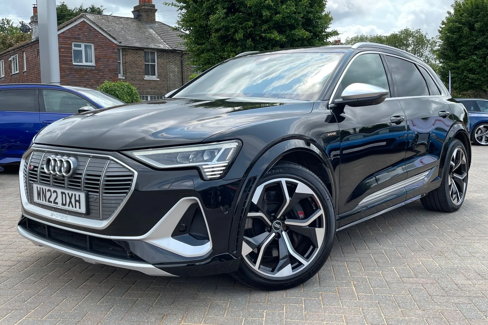 Audi e-tron thumbnail image number 26