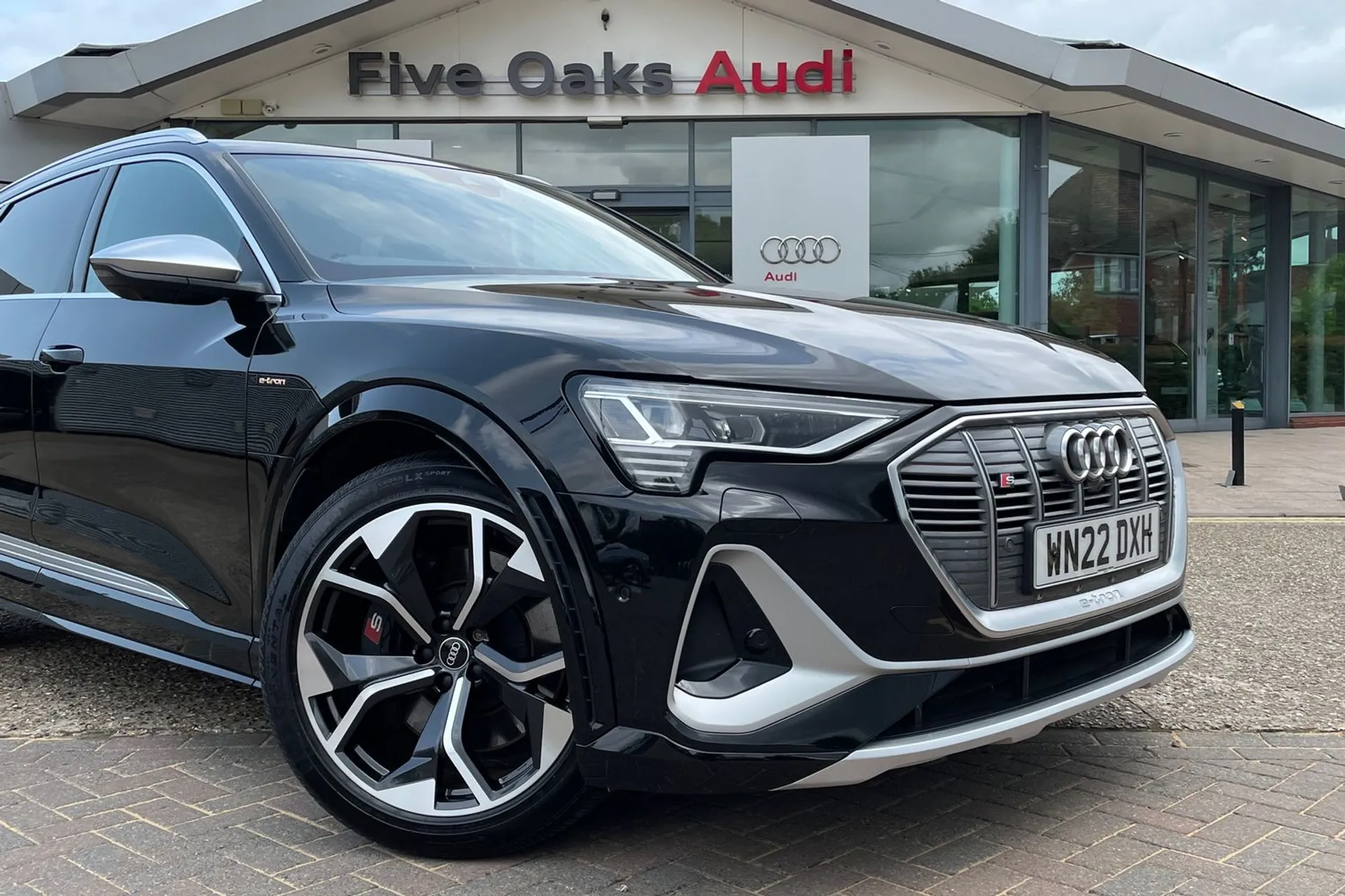 Audi e-tron thumbnail image number 24