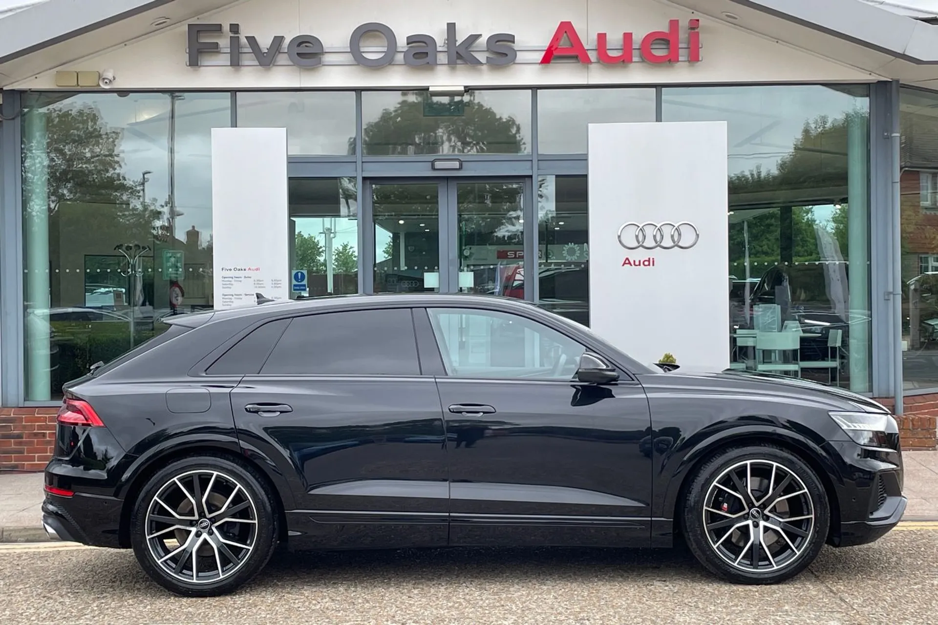 Audi Q8 thumbnail image number 2