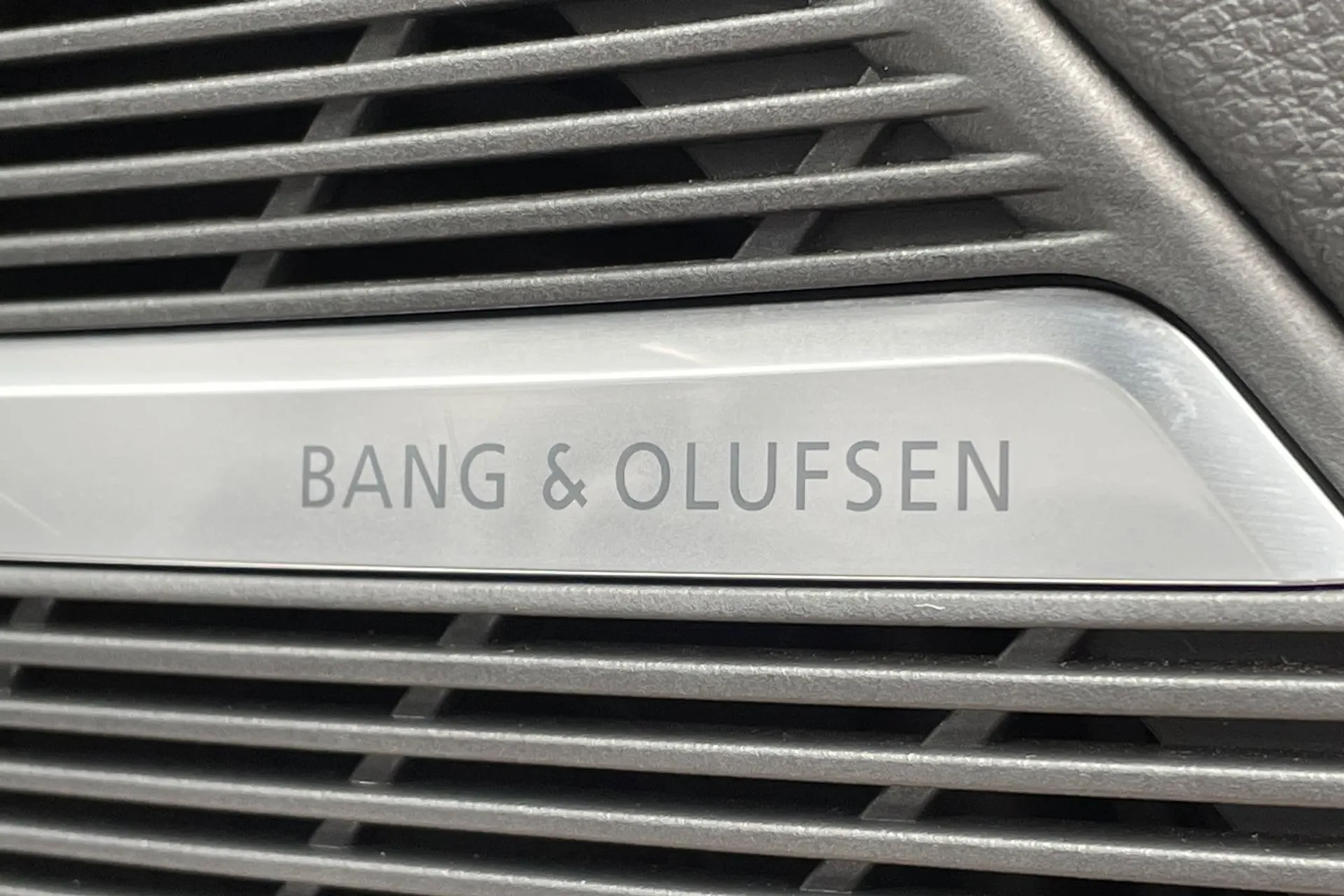 Audi Q8 thumbnail image number 5