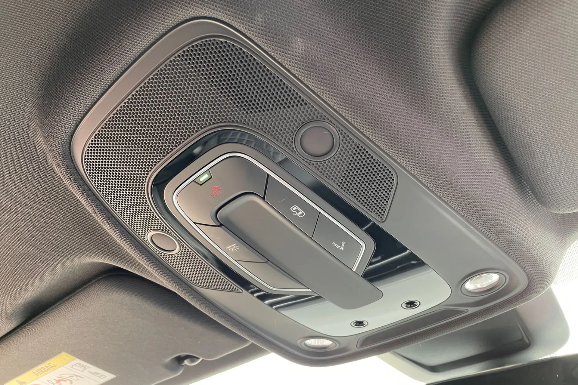 Audi Q8 thumbnail image number 30
