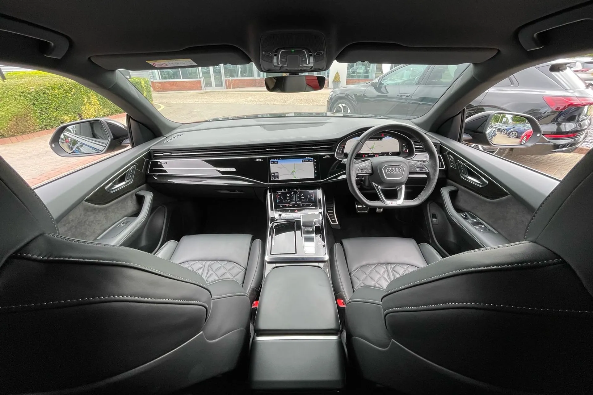 Audi Q8 thumbnail image number 3