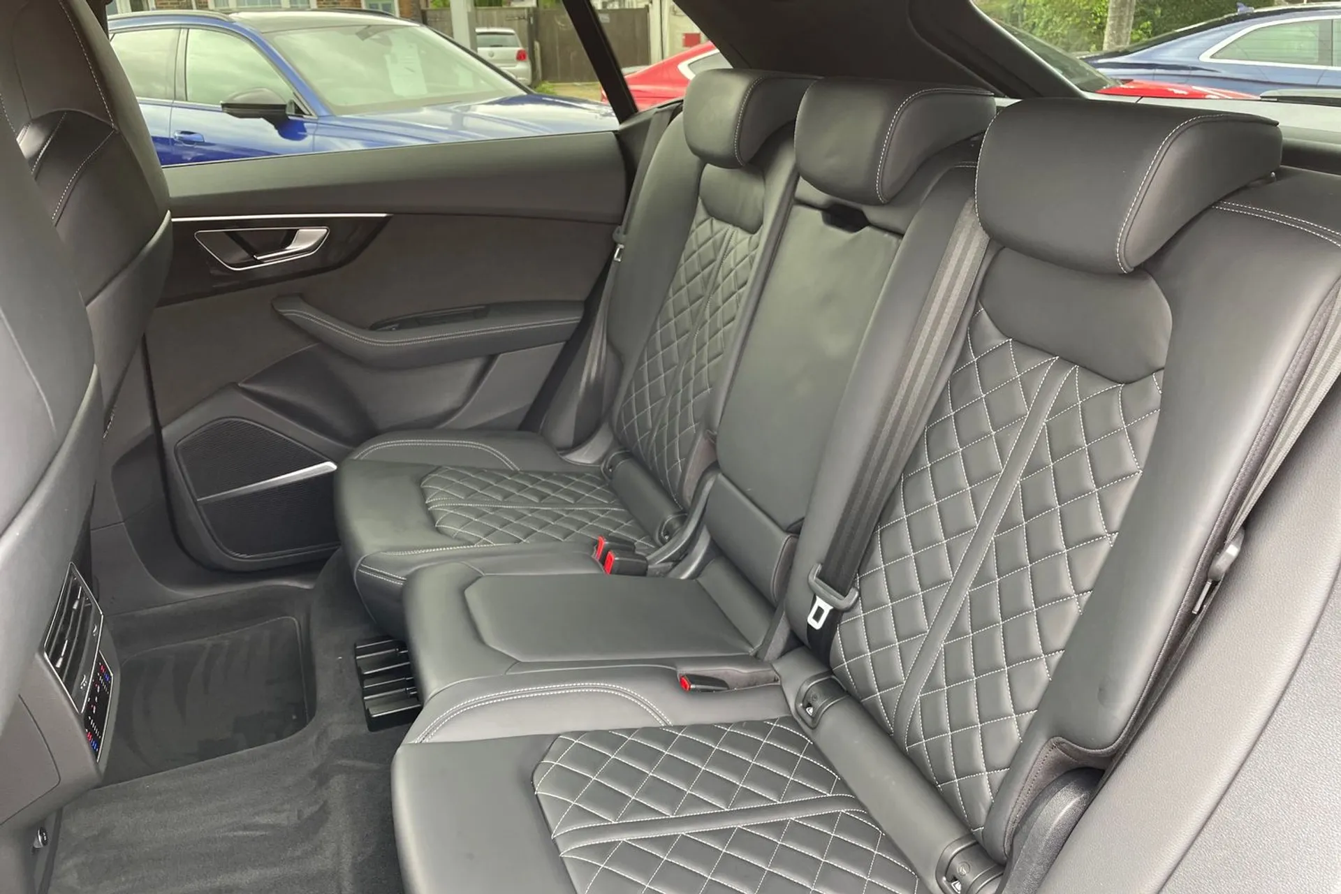 Audi Q8 thumbnail image number 41