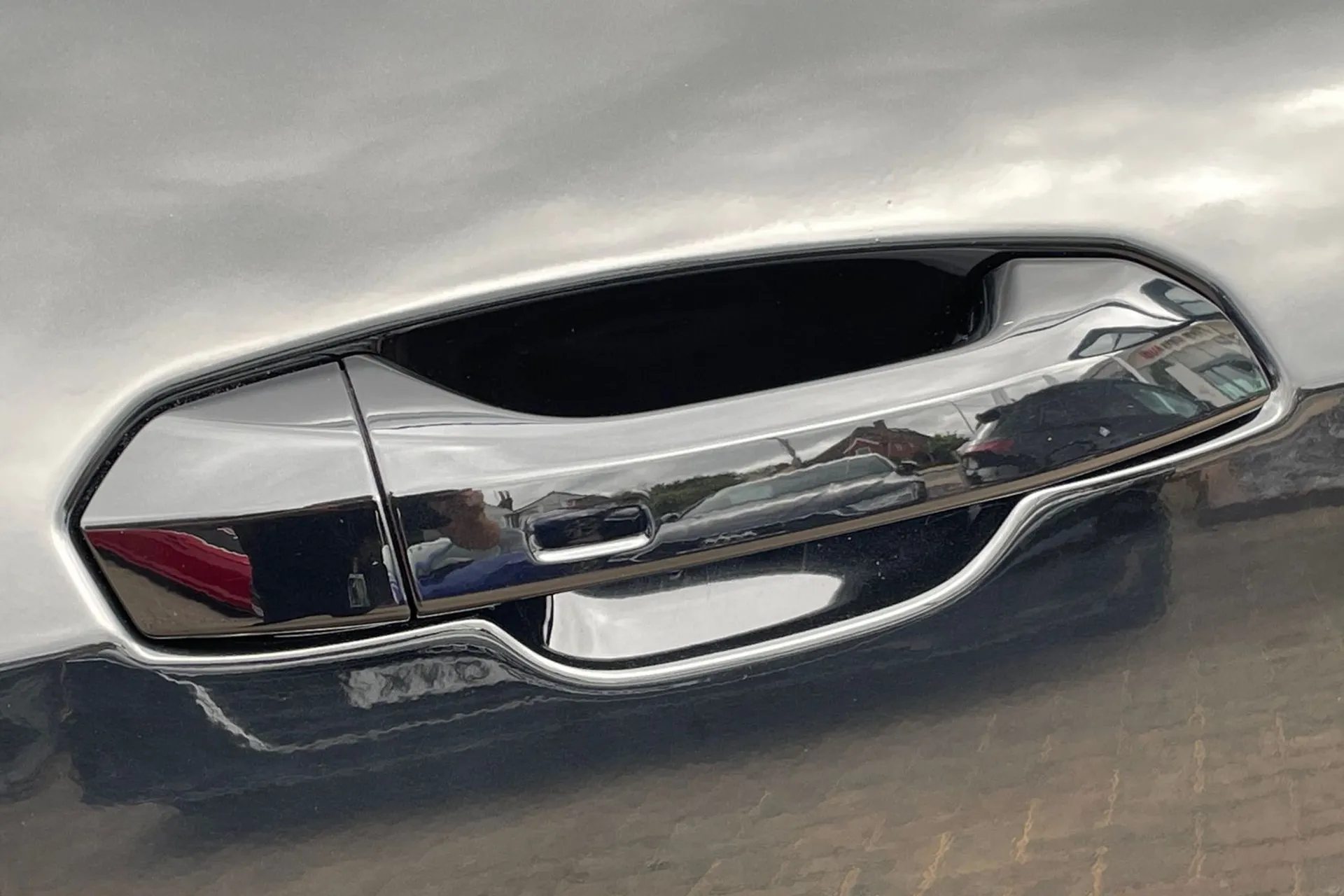 Audi Q8 thumbnail image number 9