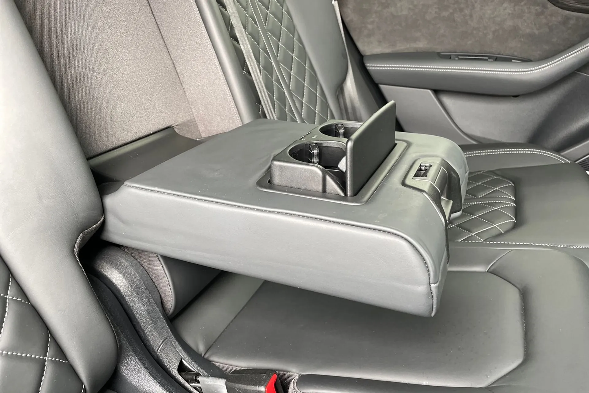Audi Q8 thumbnail image number 44