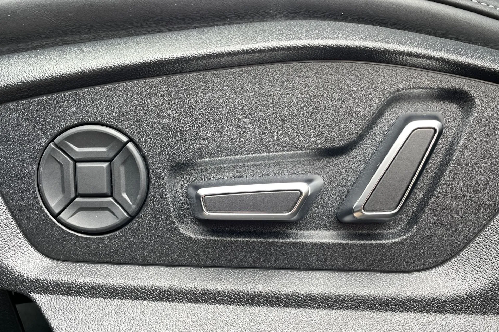 Audi Q8 thumbnail image number 37