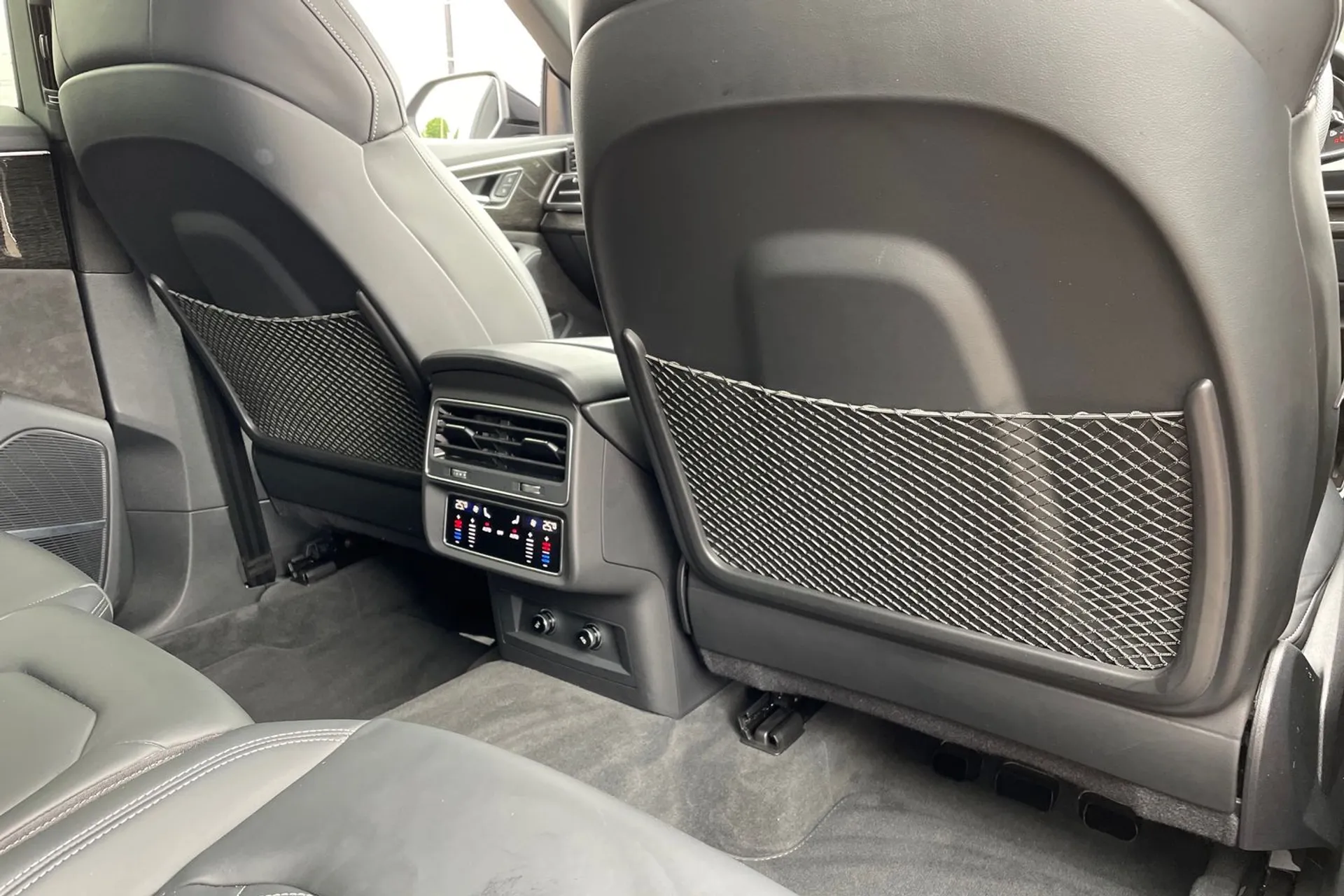 Audi Q8 thumbnail image number 45
