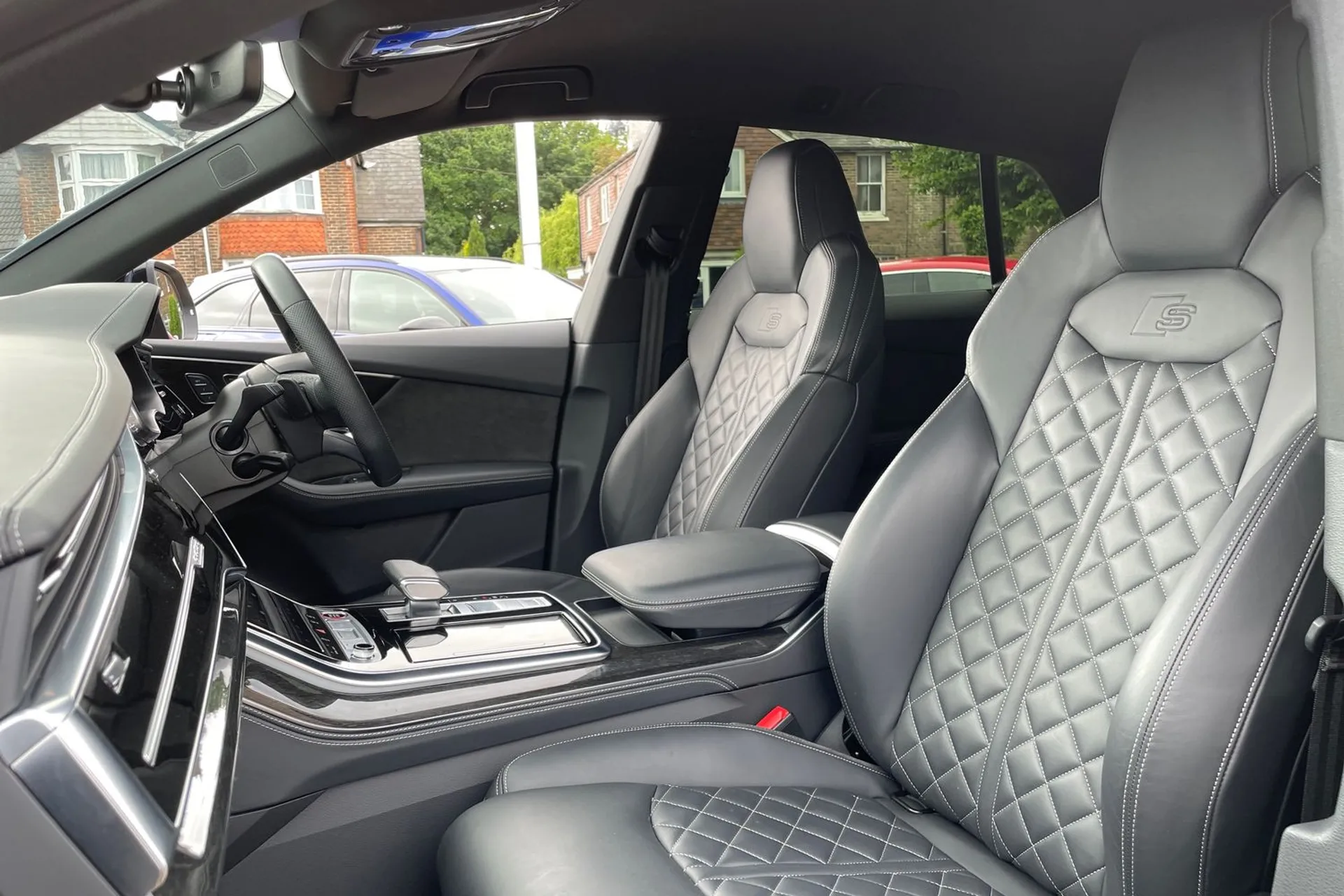 Audi Q8 thumbnail image number 36