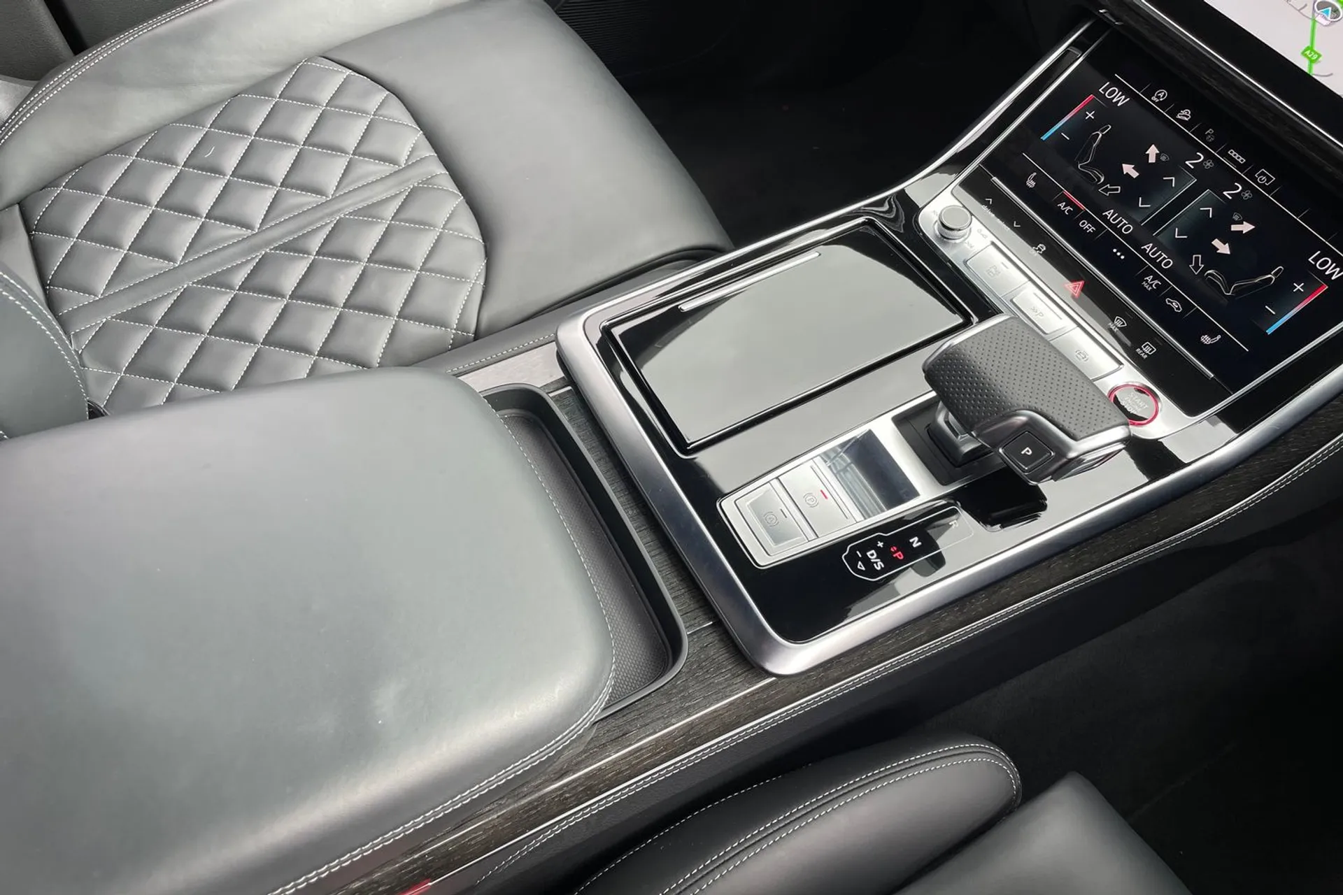 Audi Q8 thumbnail image number 28