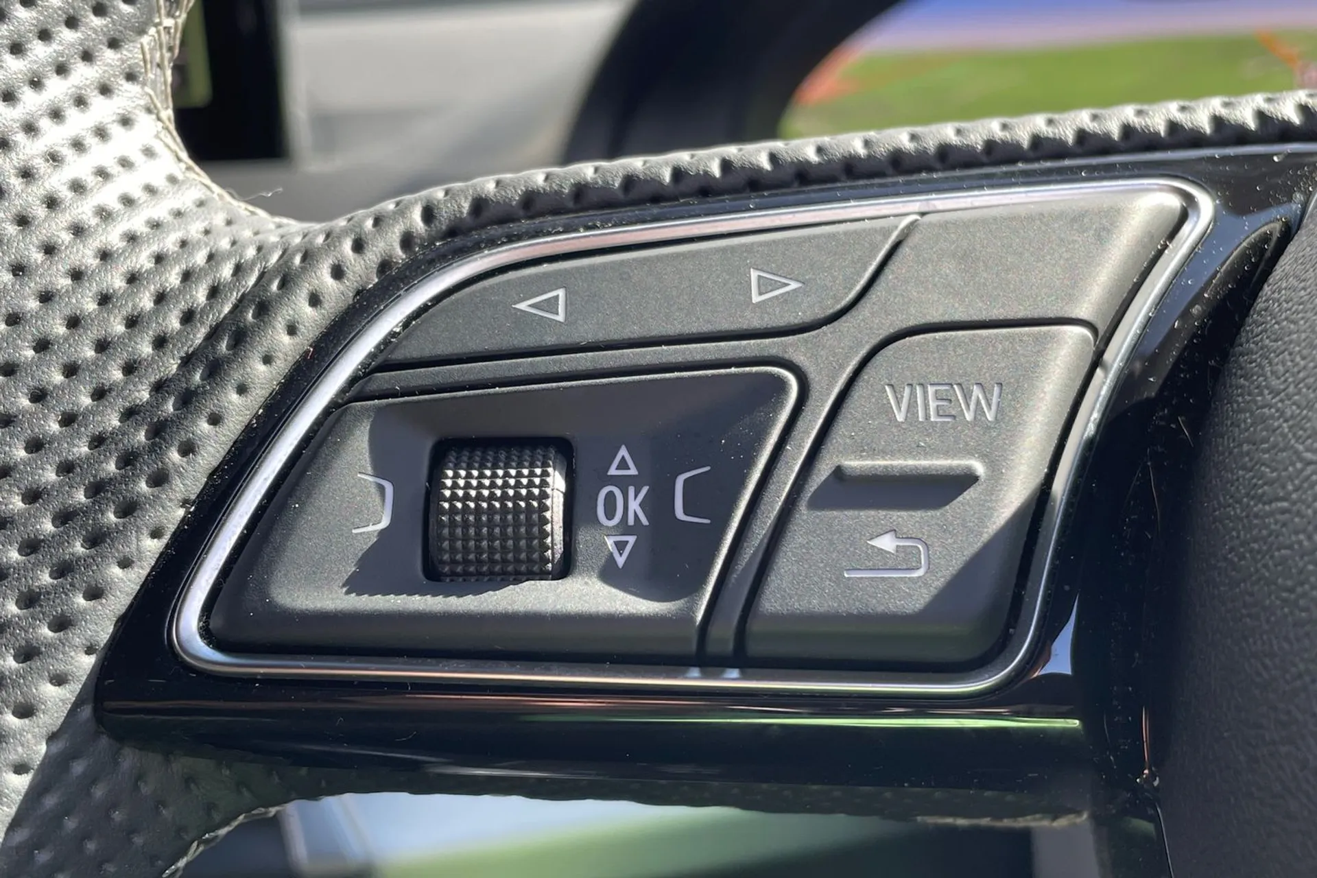 Audi Q2 thumbnail image number 27