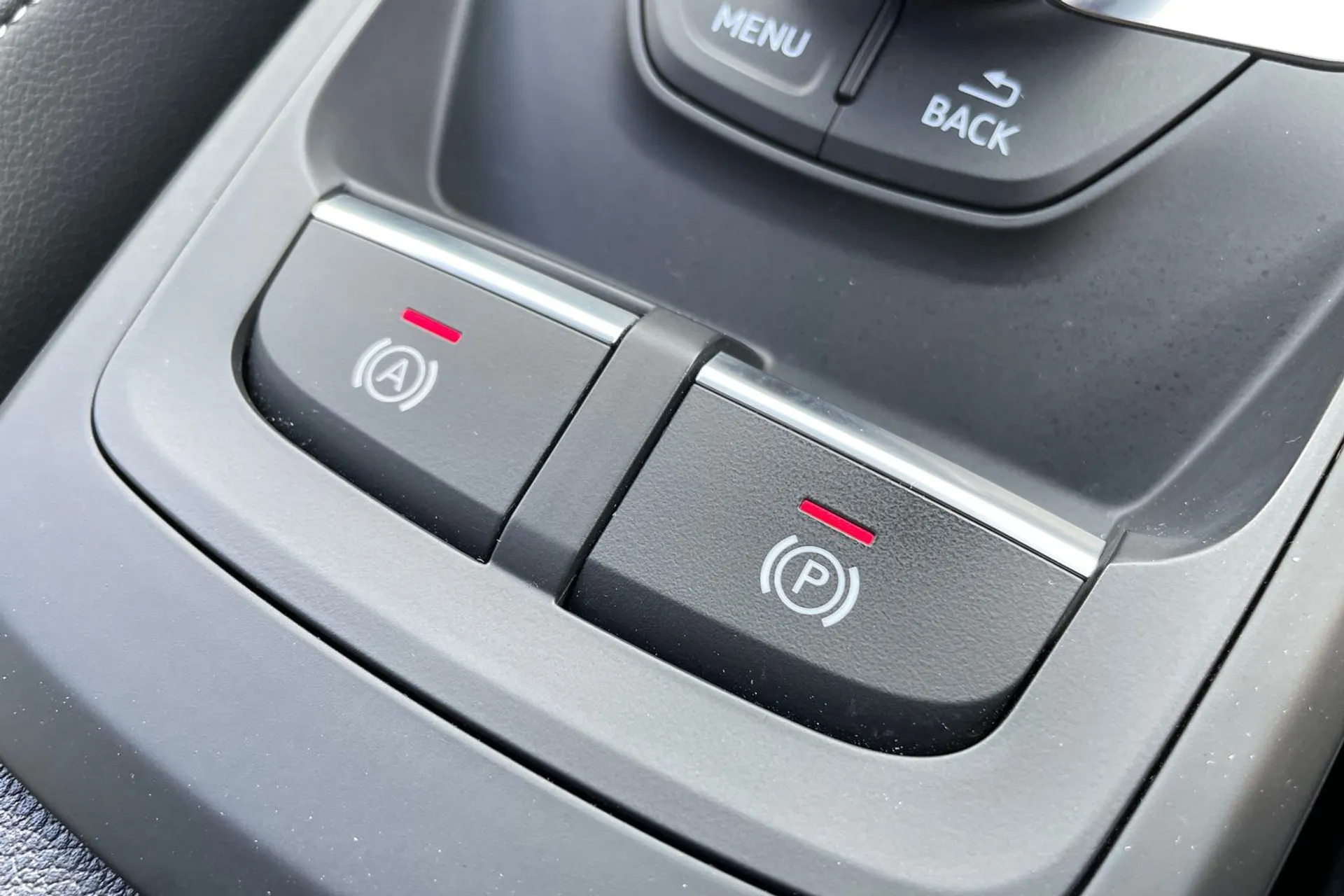 Audi Q2 thumbnail image number 24