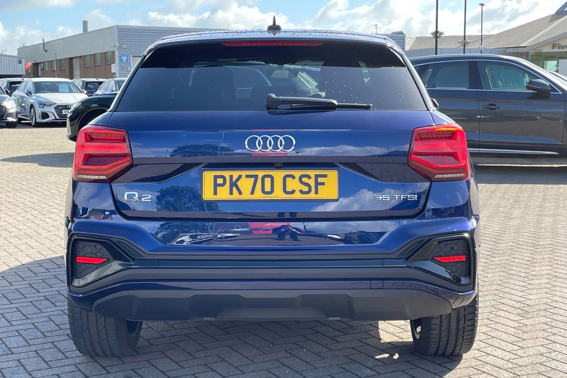 Audi Q2 thumbnail image number 12