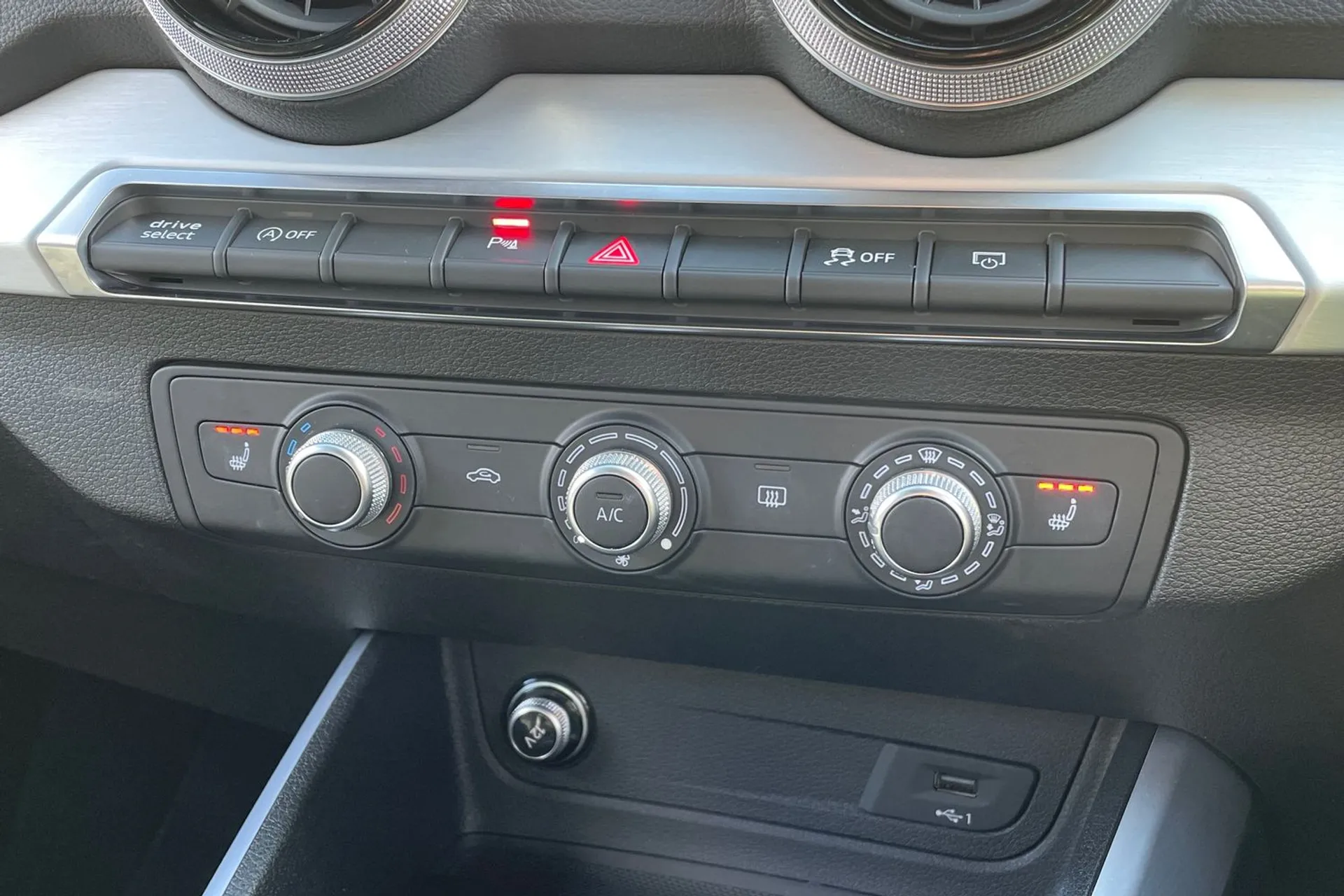 Audi Q2 thumbnail image number 22