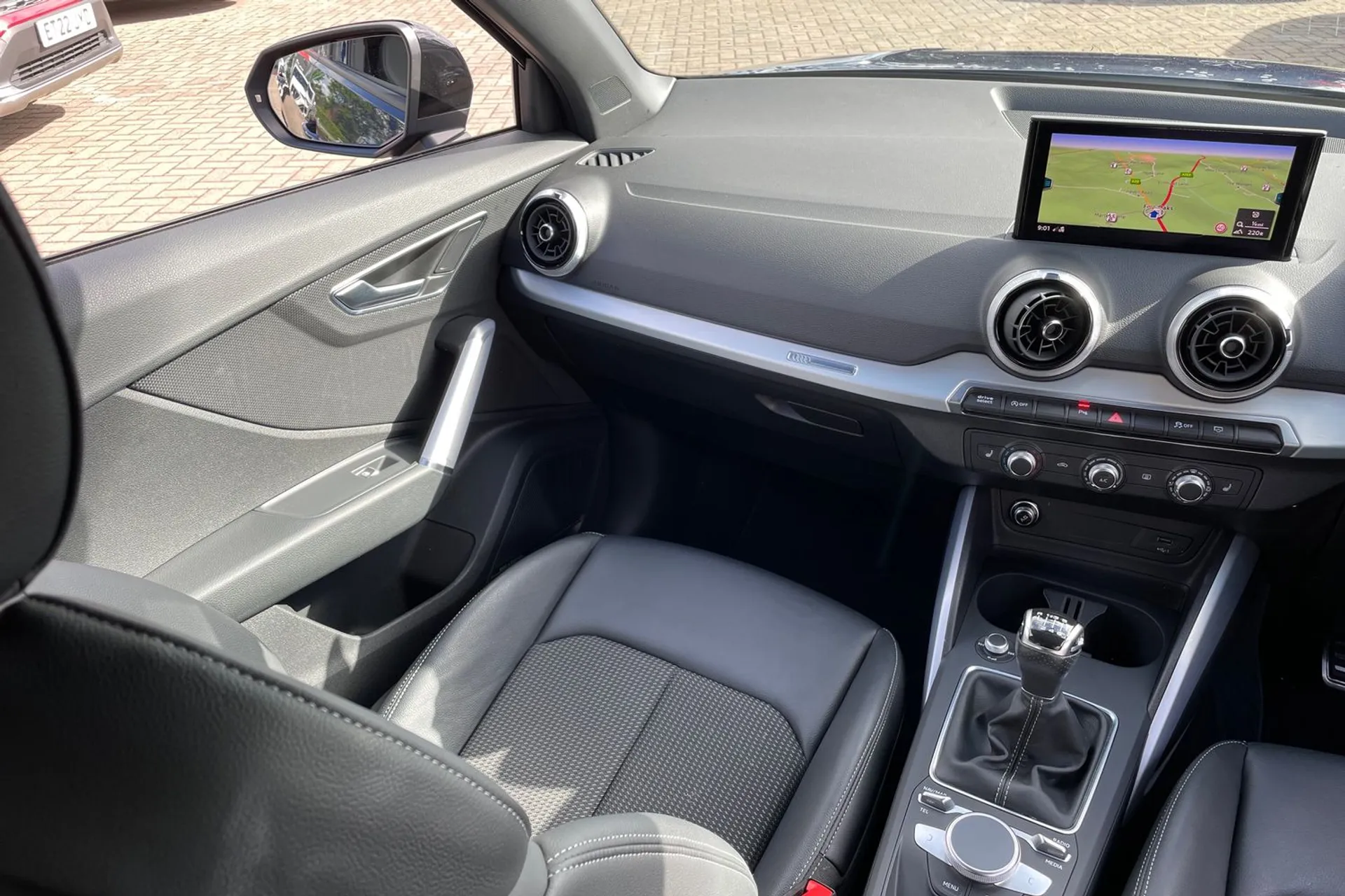 Audi Q2 thumbnail image number 36