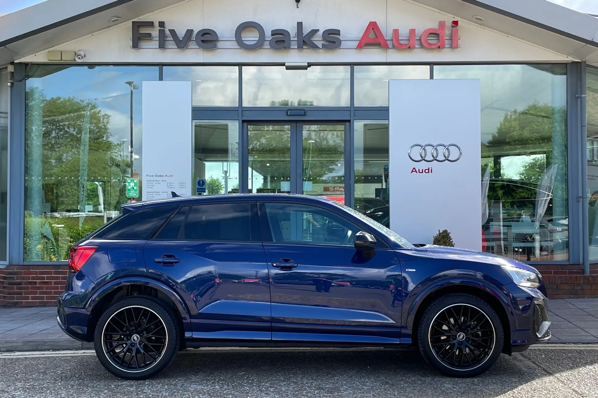 Audi Q2 thumbnail image number 2
