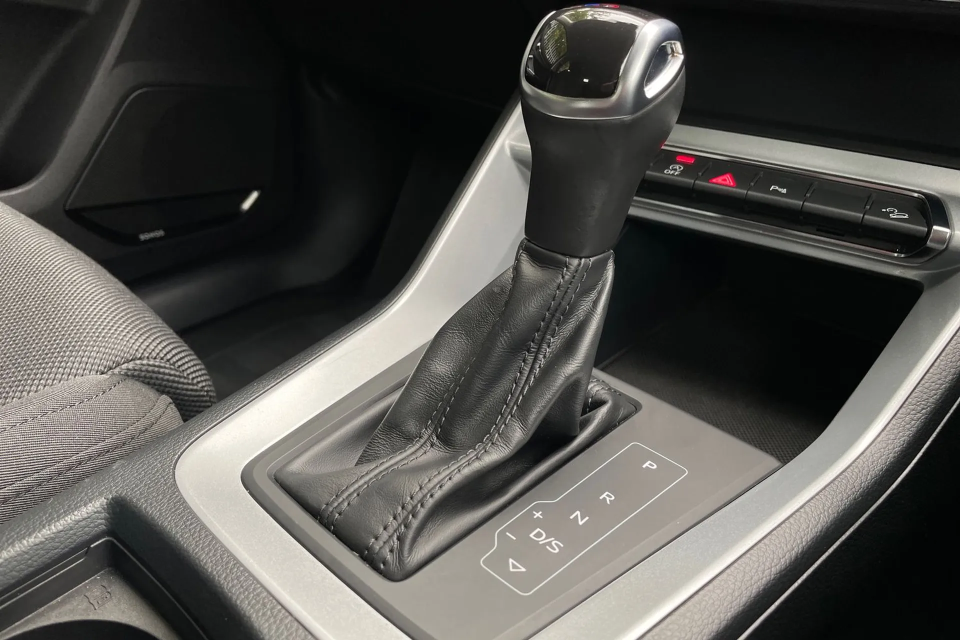 Audi Q3 thumbnail image number 45