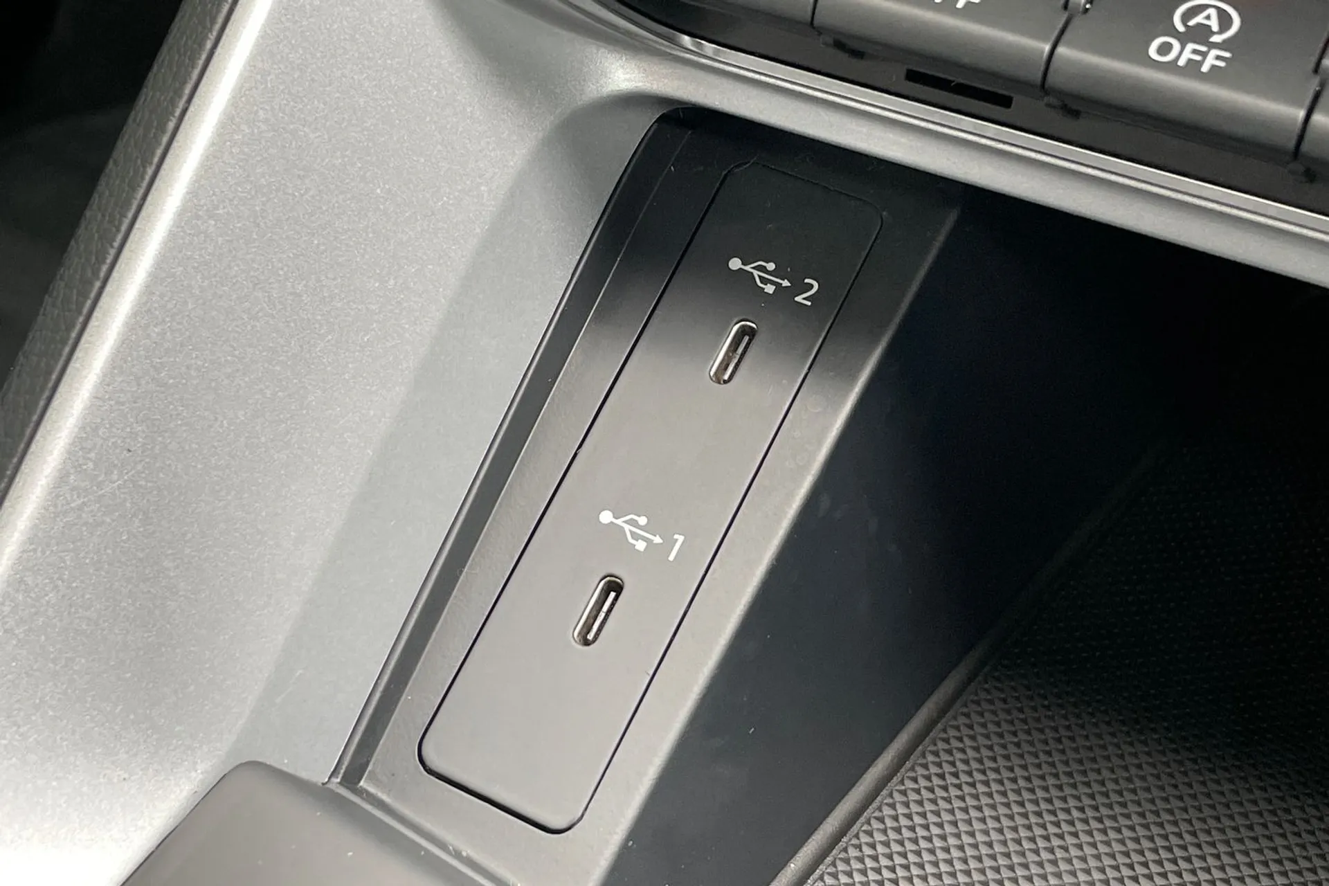 Audi Q3 thumbnail image number 46