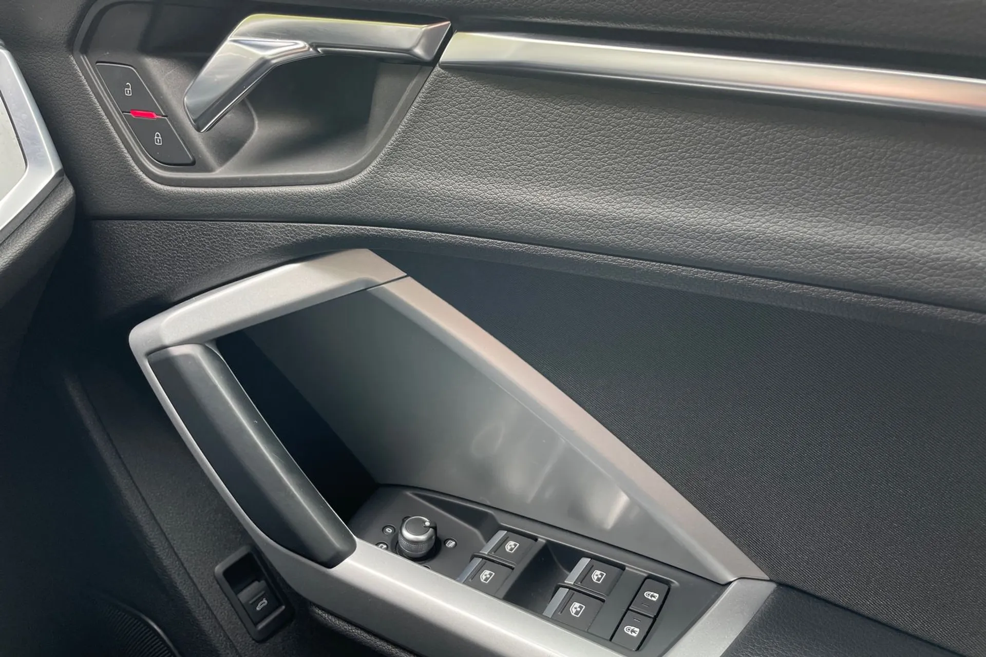 Audi Q3 thumbnail image number 41