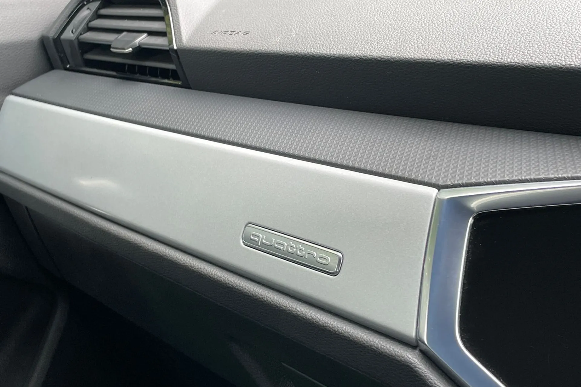Audi Q3 thumbnail image number 51